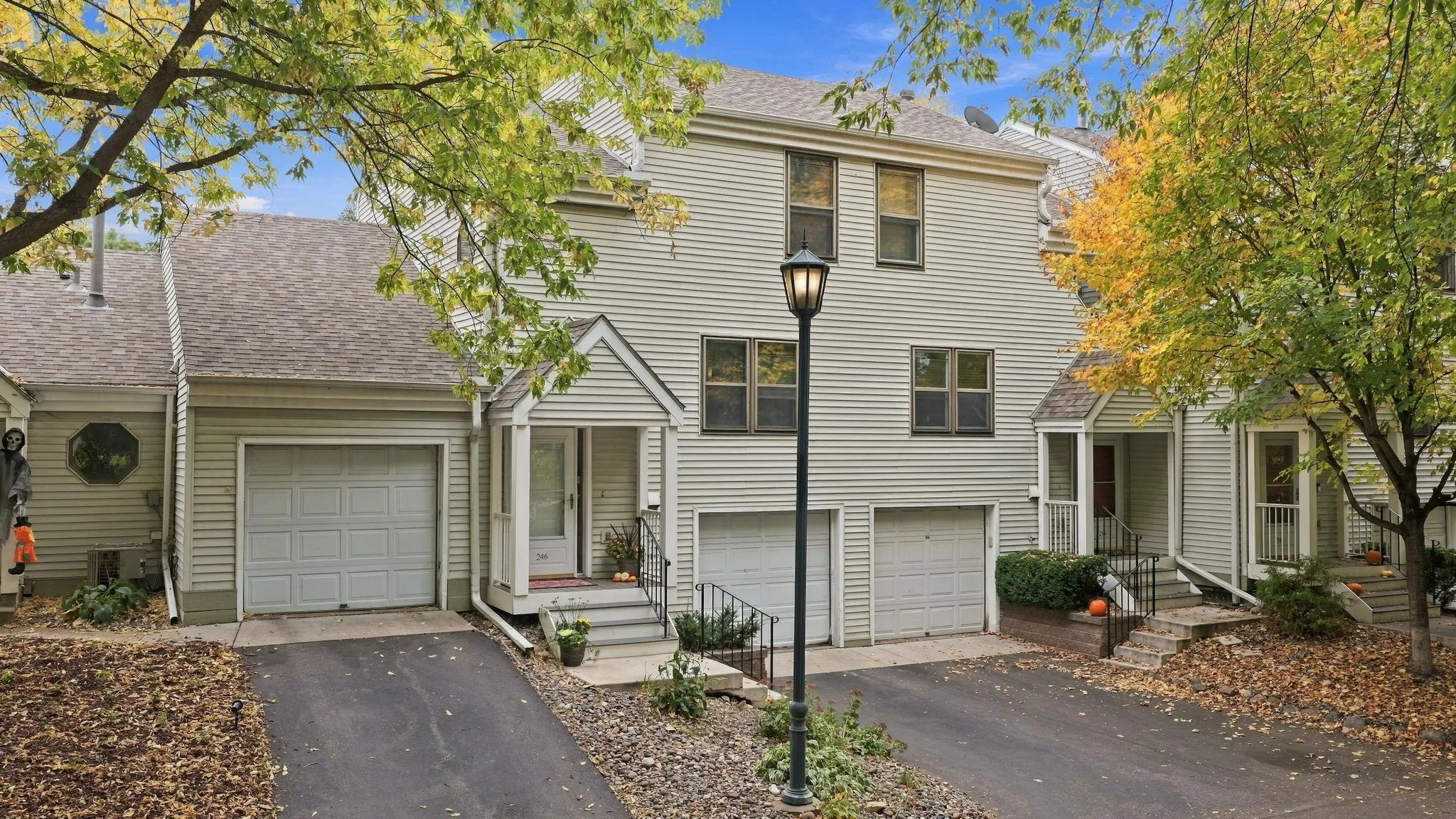 Photo 2 of 246 3rd Ne Avenue