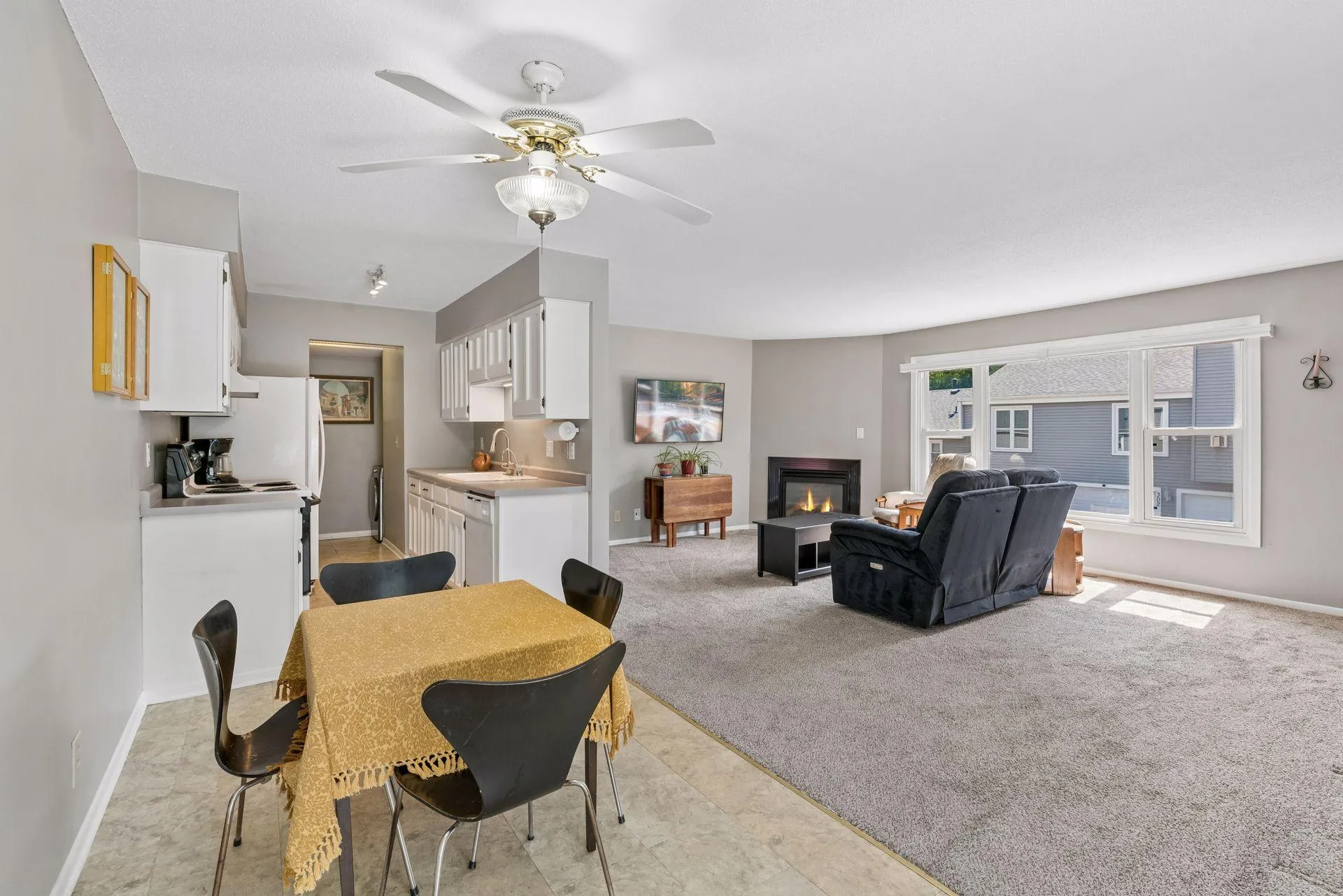 Photo 5 of 338 Lakeview Avenue