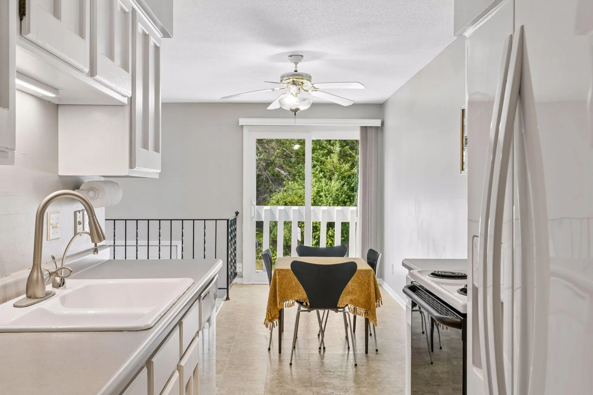 Photo 10 of 338 Lakeview Avenue