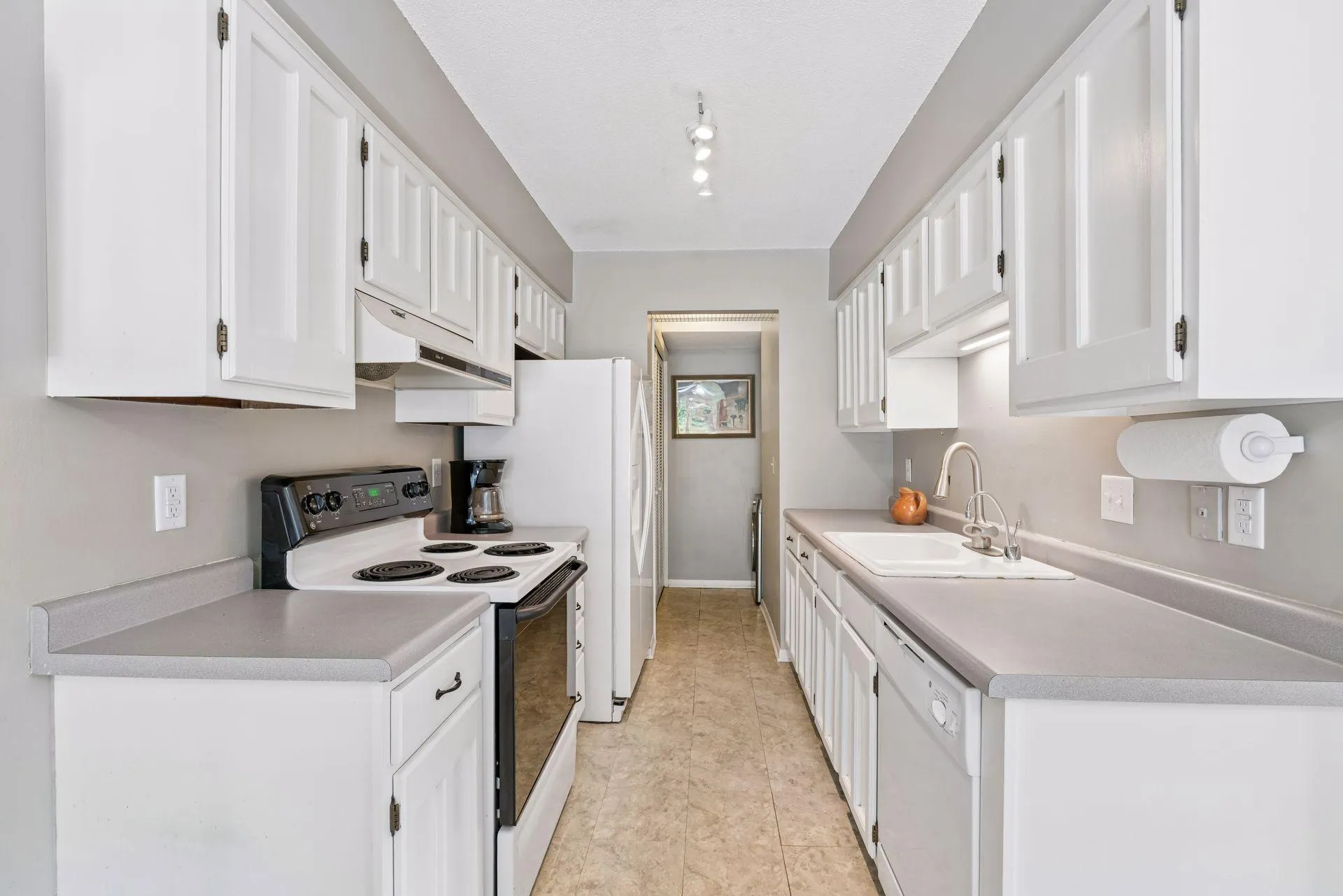 Photo 11 of 338 Lakeview Avenue