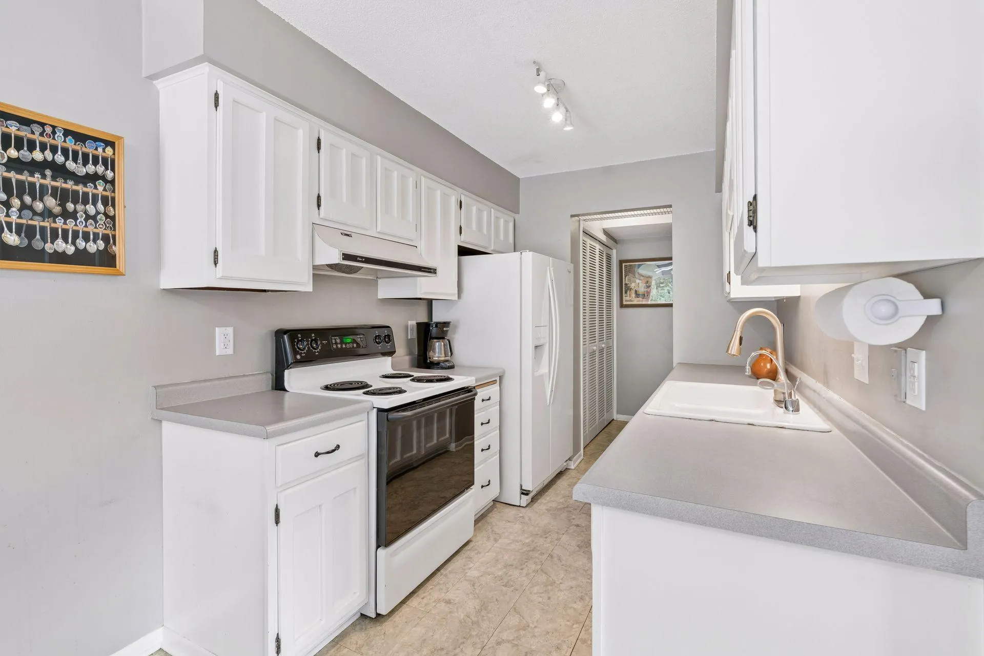 Photo 8 of 338 Lakeview Avenue