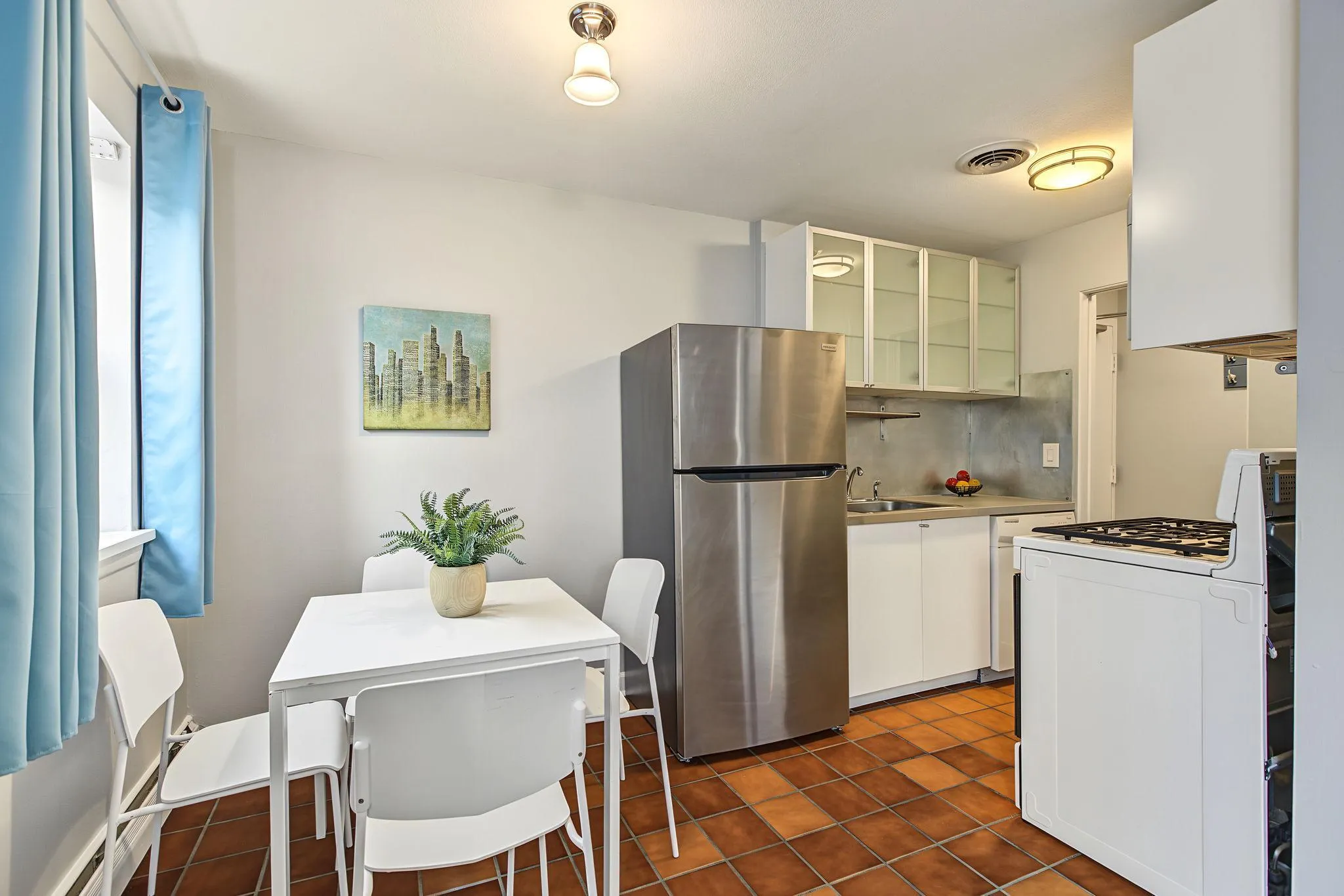 Photo 2 of 2747 Dupont S Avenue Unit 101