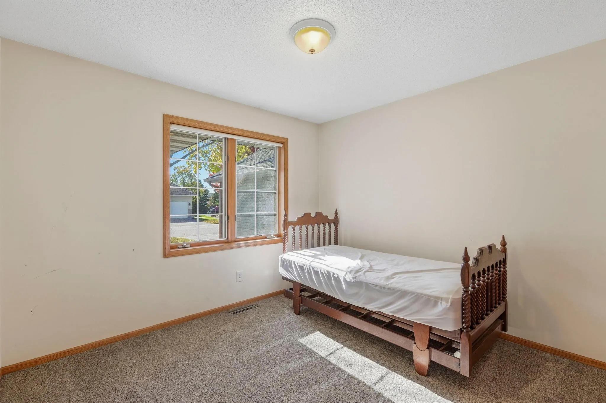 Photo 11 of 5514 Nathan N Lane Unit 4