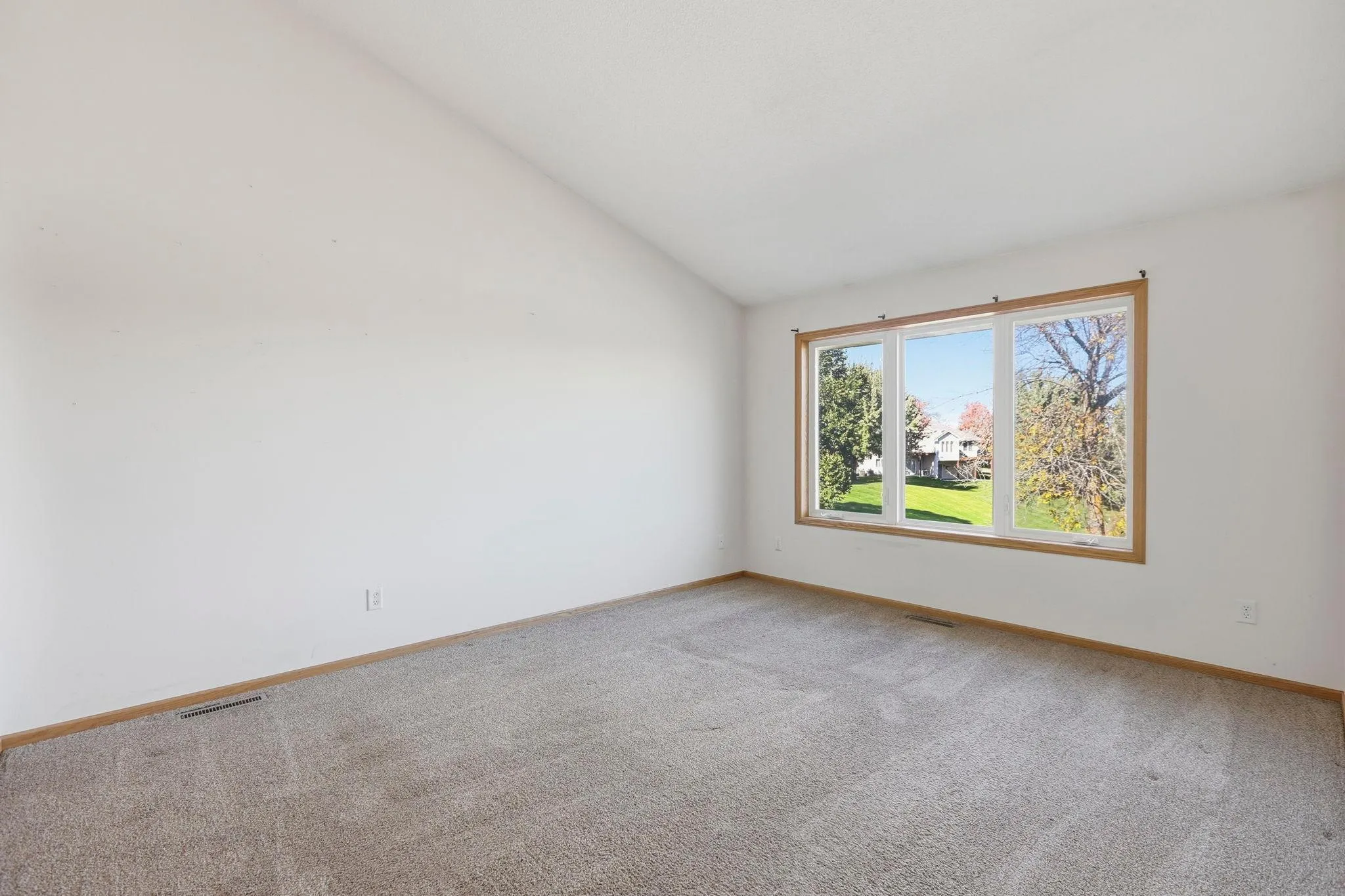 Photo 13 of 5514 Nathan N Lane Unit 4