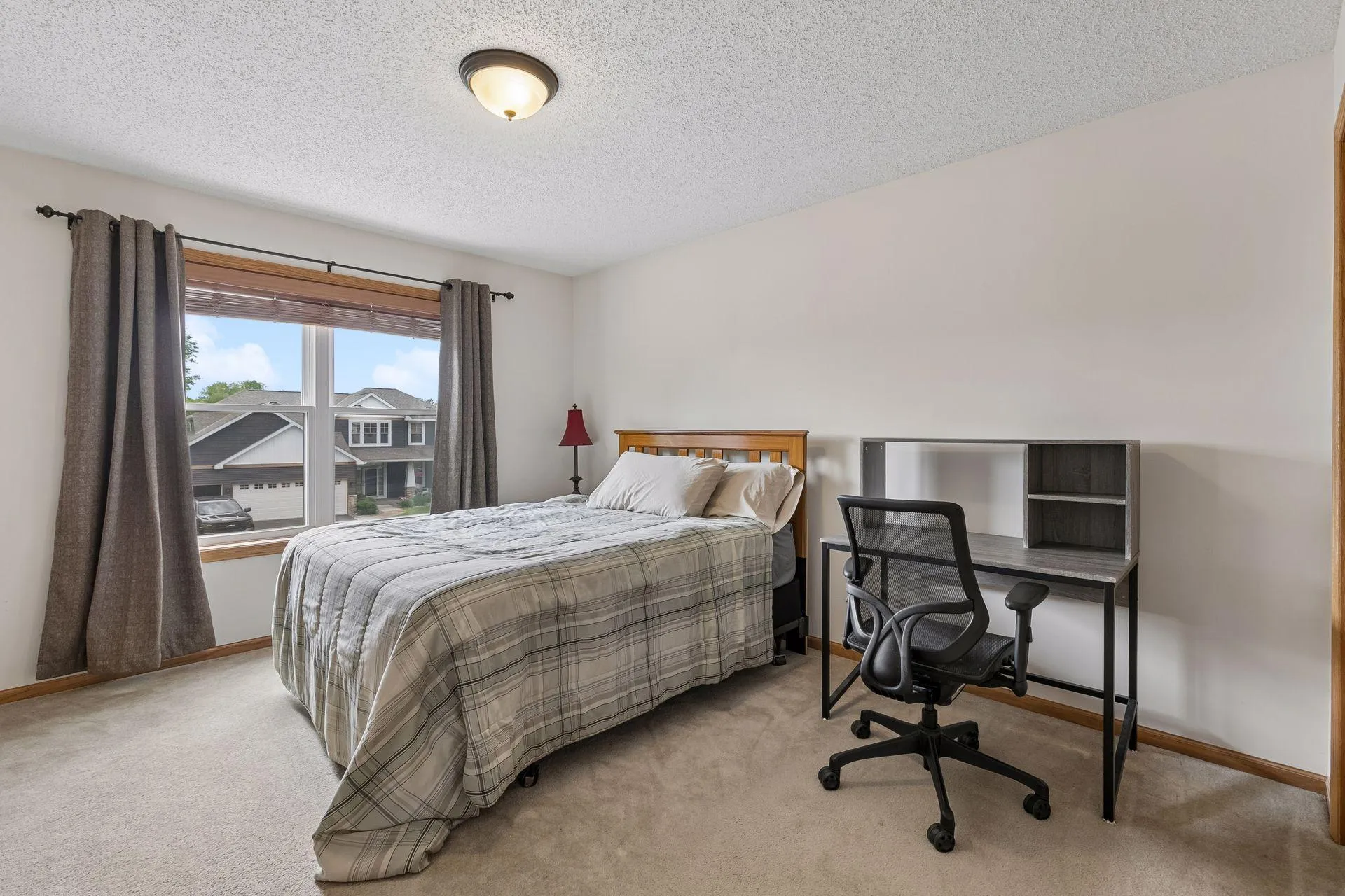 Photo 26 of 18618 Dunbury Avenue