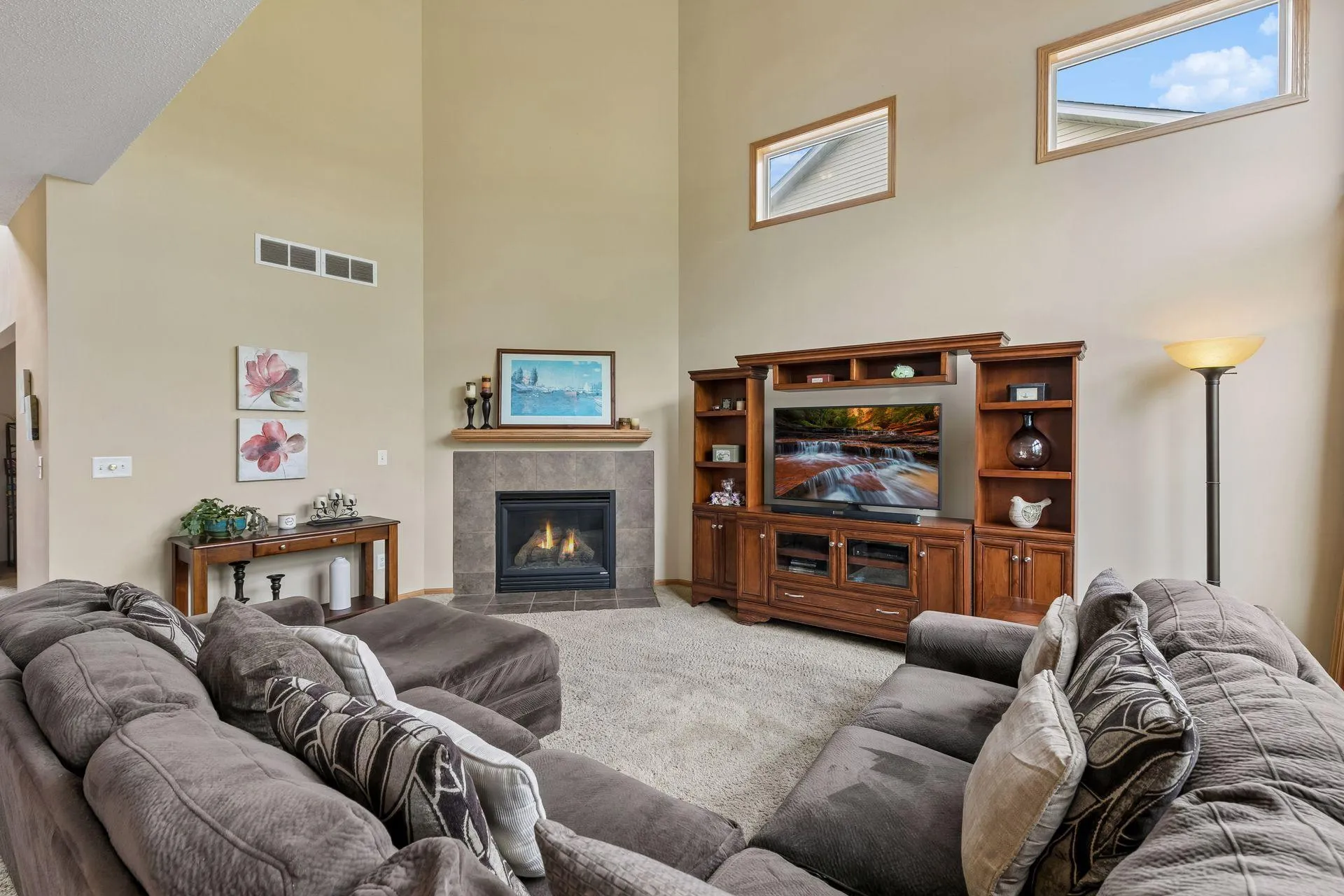 Photo 13 of 18618 Dunbury Avenue