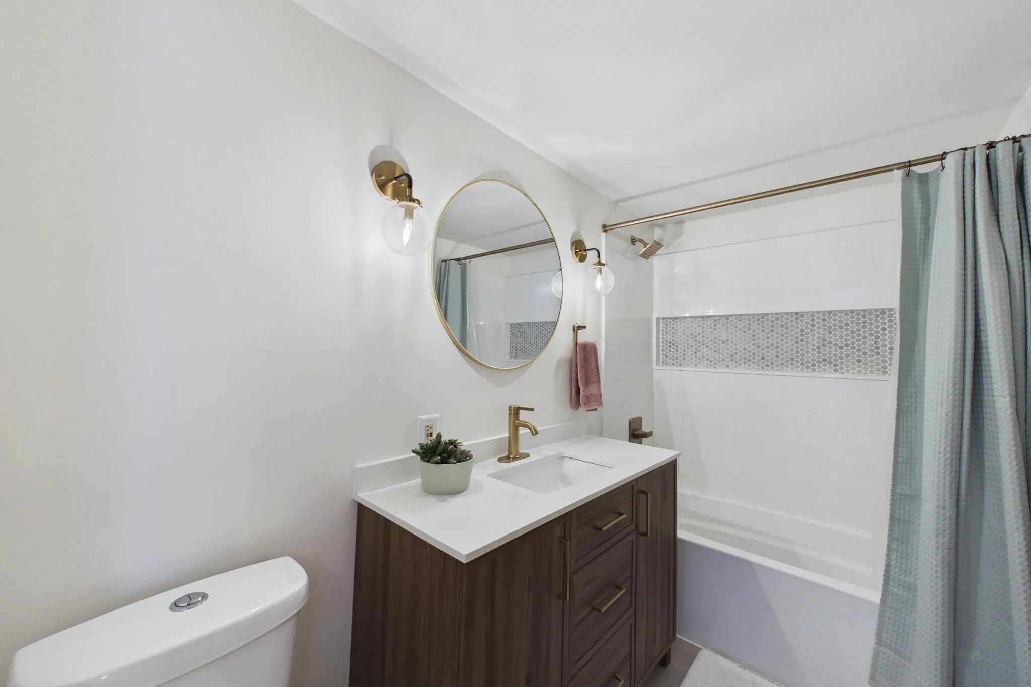 Photo 16 of 725 Tuscarora Avenue