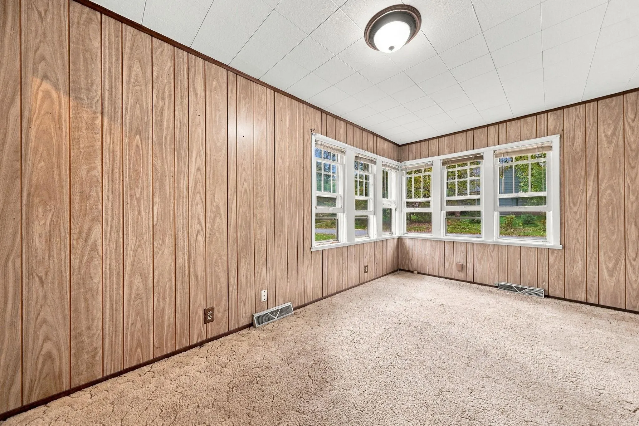 Photo 7 of 1865 Redwing S Avenue