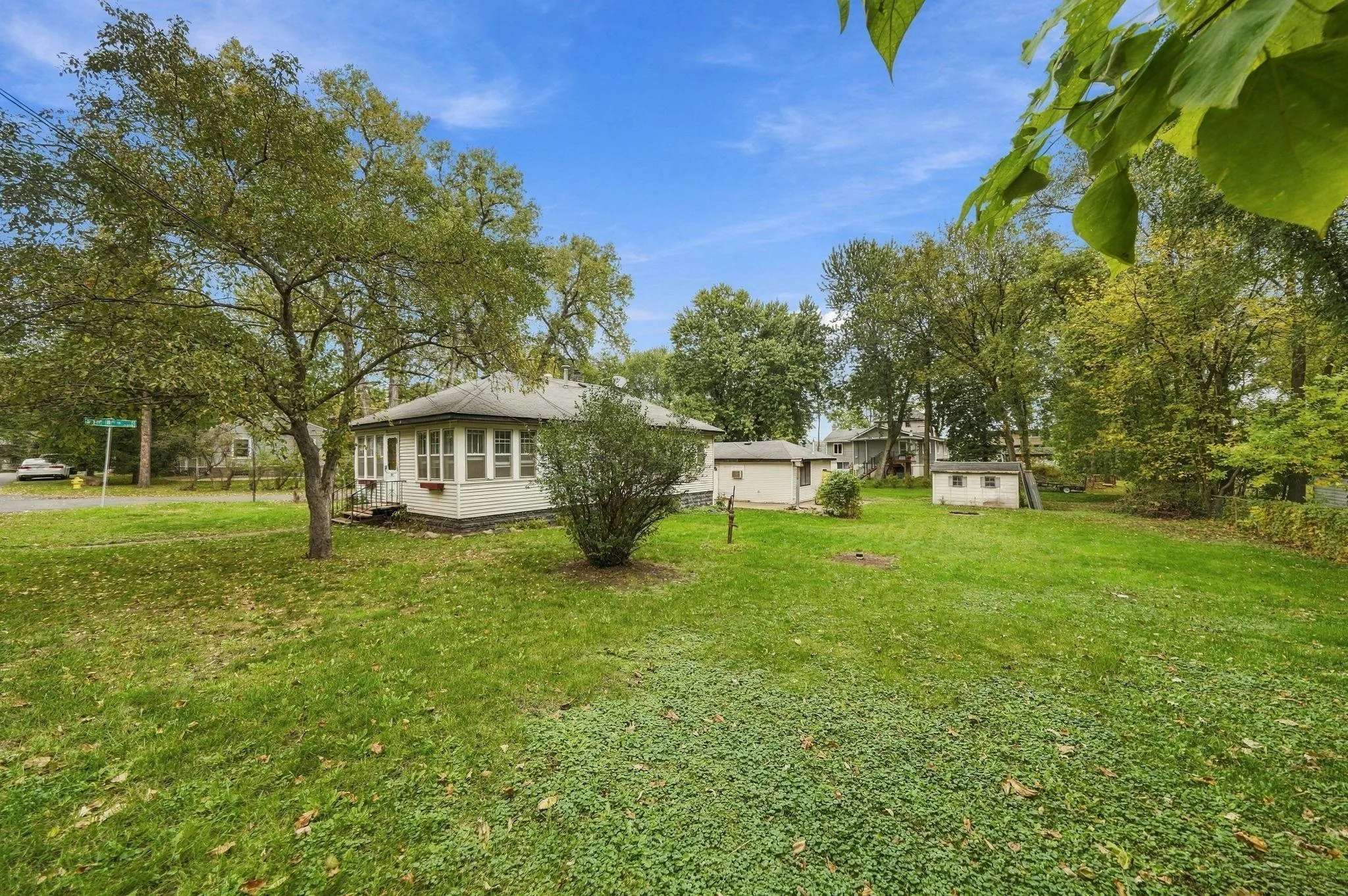 Photo 3 of 1865 Redwing S Avenue