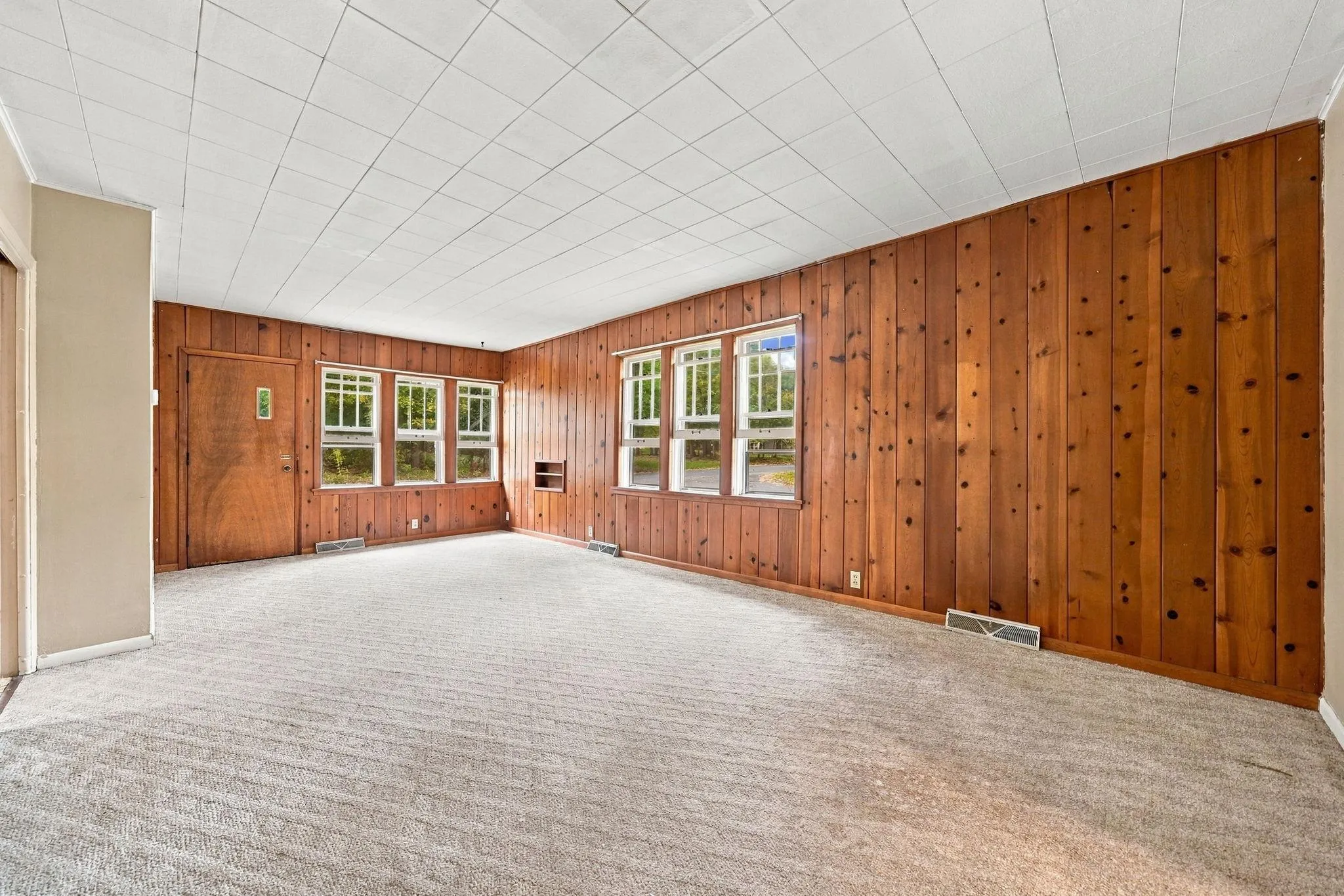 Photo 6 of 1865 Redwing S Avenue