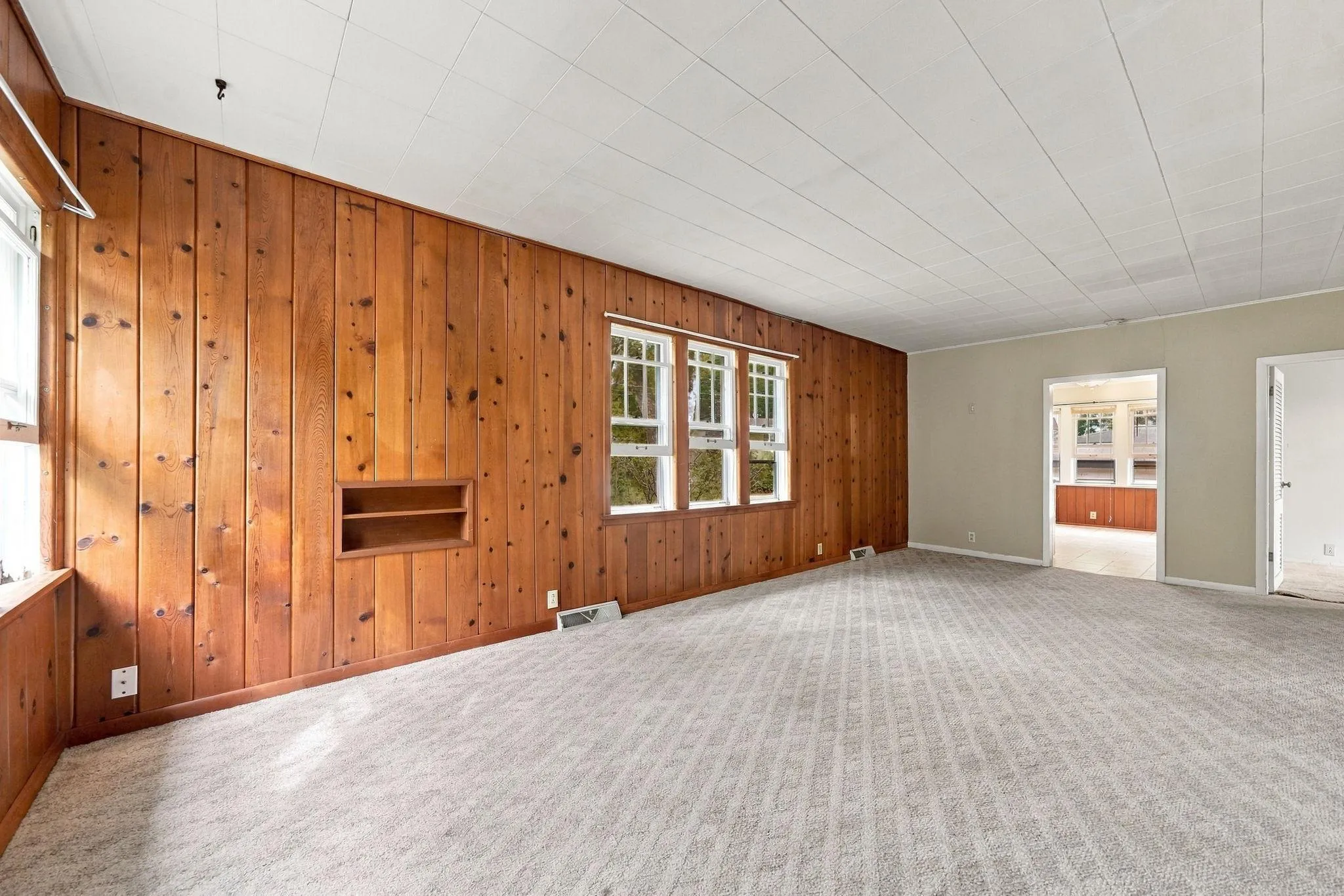 Photo 4 of 1865 Redwing S Avenue