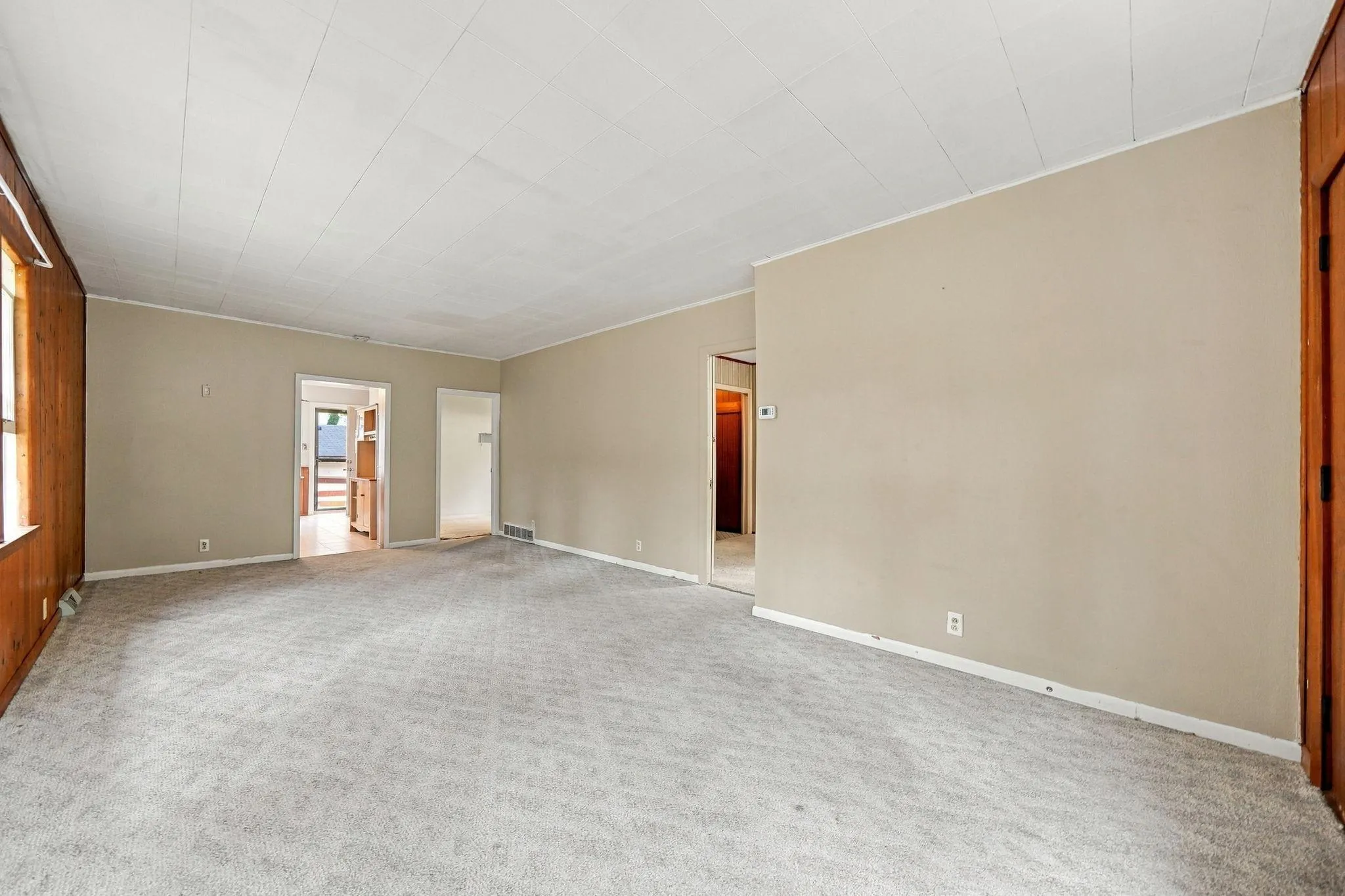 Photo 5 of 1865 Redwing S Avenue