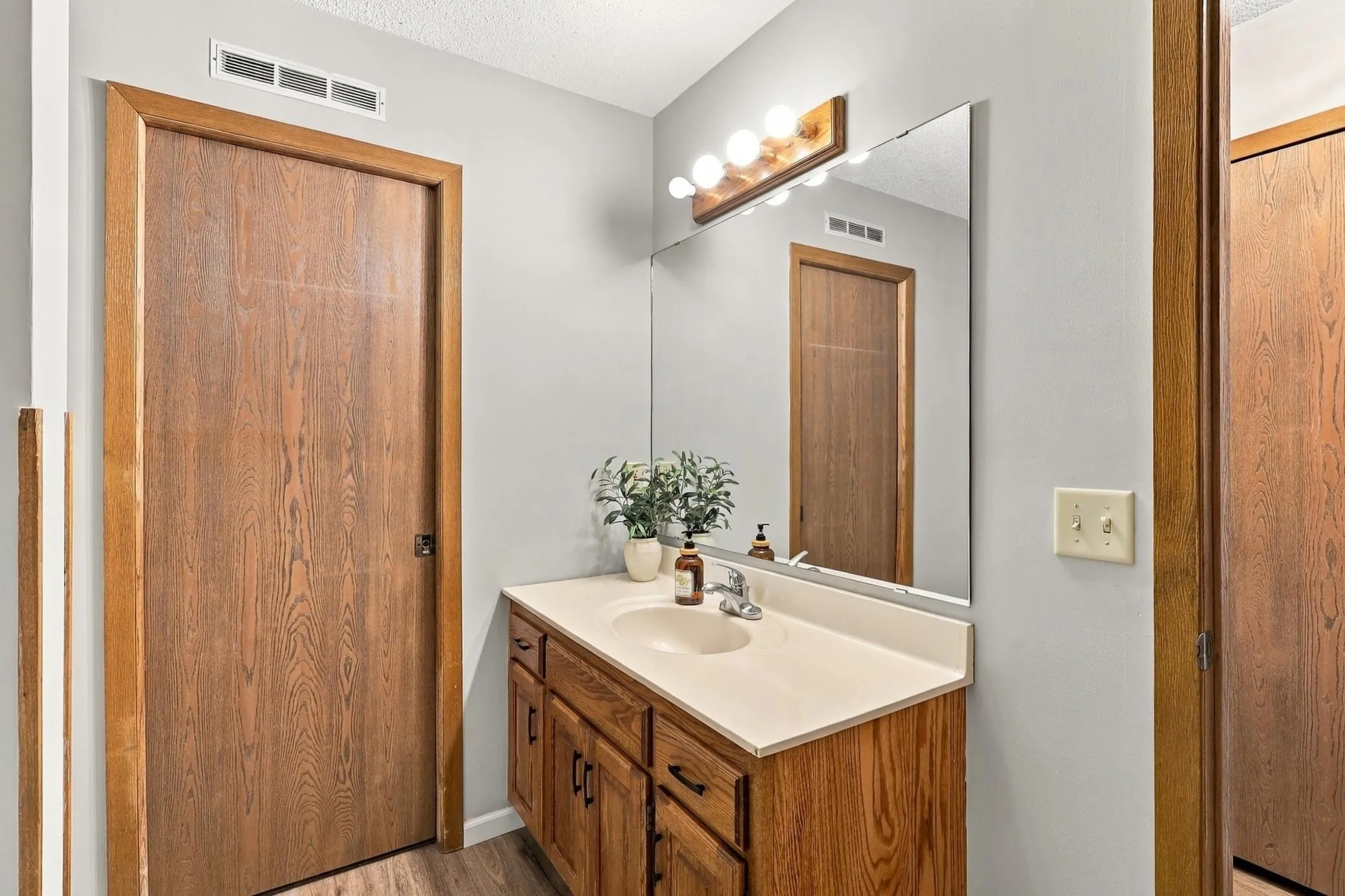 Photo 16 of 14366 Glenda Drive
