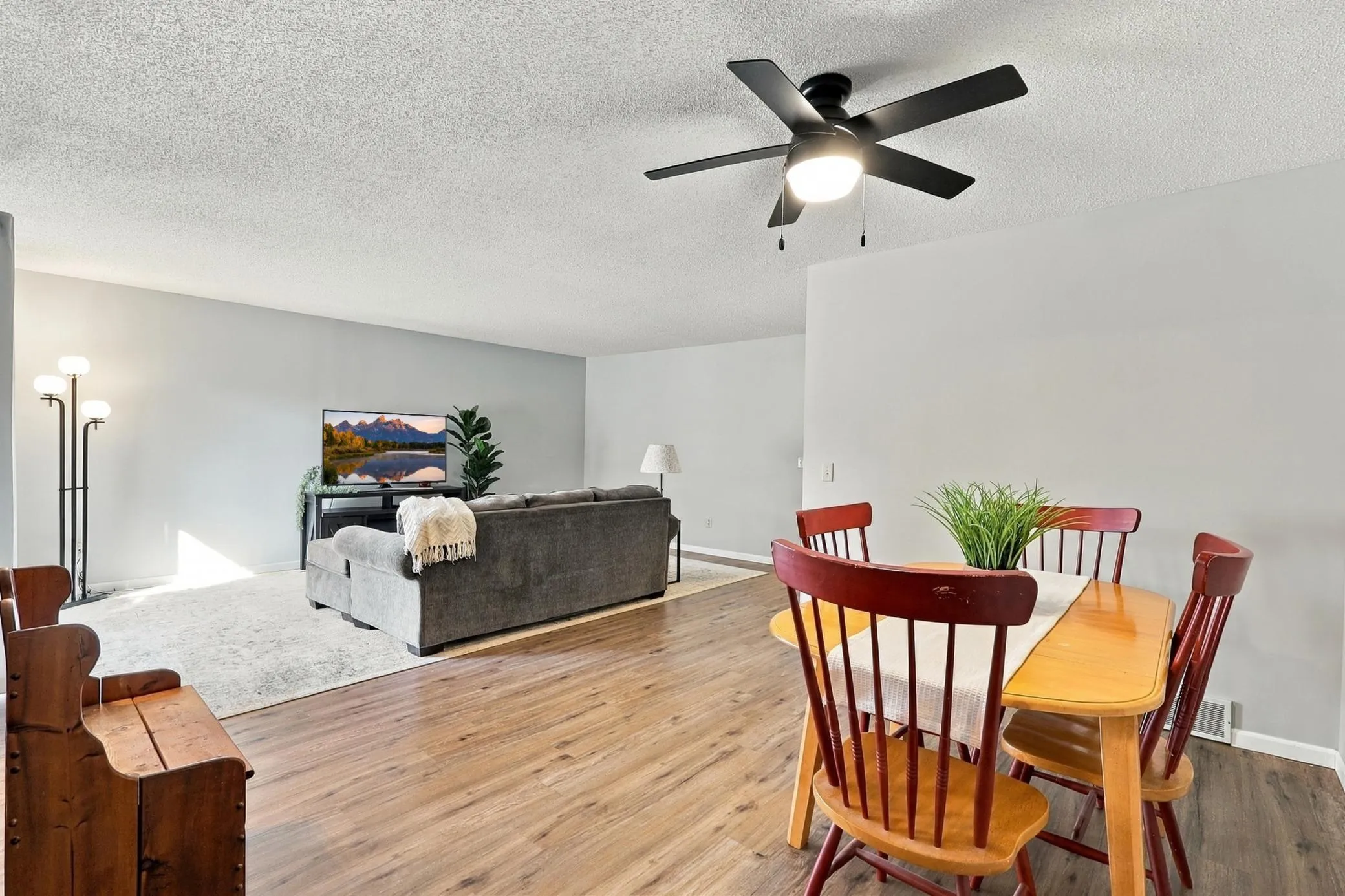 Photo 7 of 14366 Glenda Drive