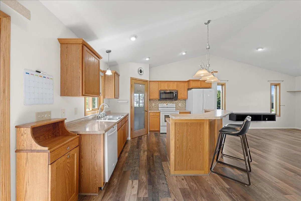 Photo 15 of 1204 Wren Place