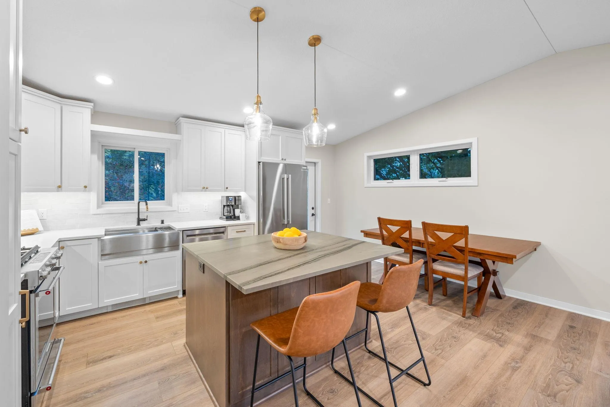 Photo 7 of 1425 Meadow Court