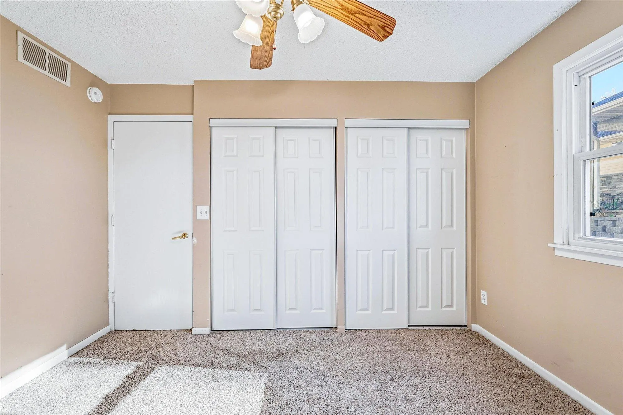 Photo 13 of 1711 Hansack Ne Avenue