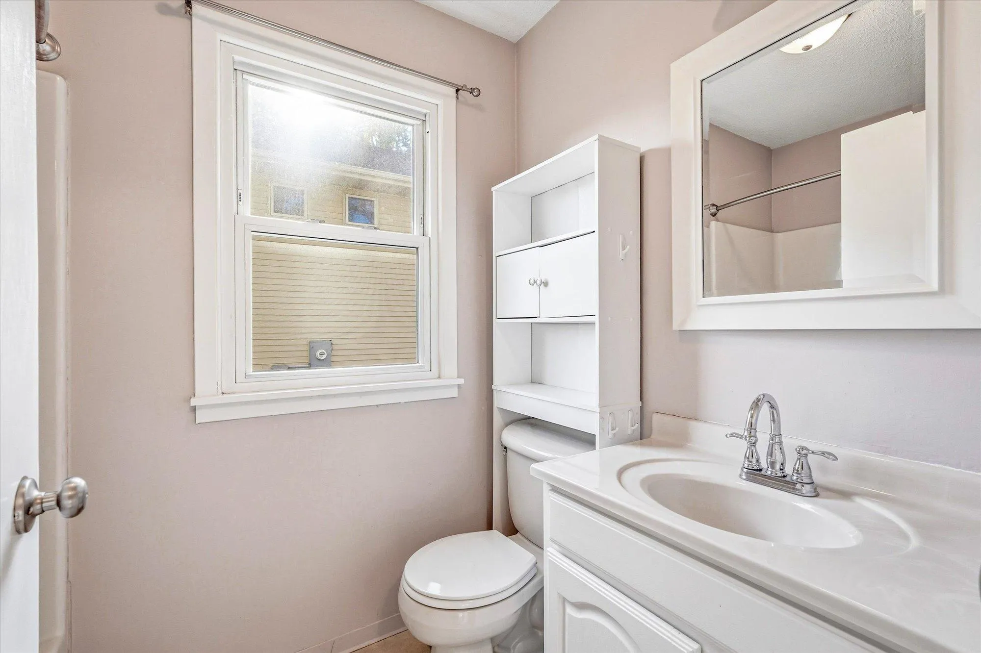 Photo 32 of 1711 Hansack Ne Avenue