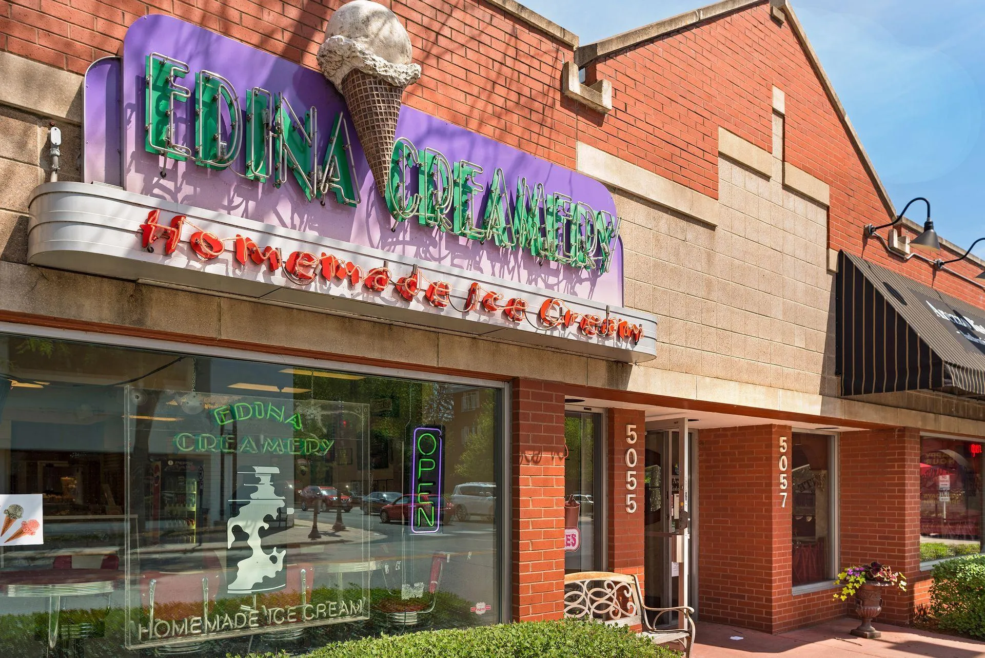 Photo 63 of 4102 Grimes S Avenue