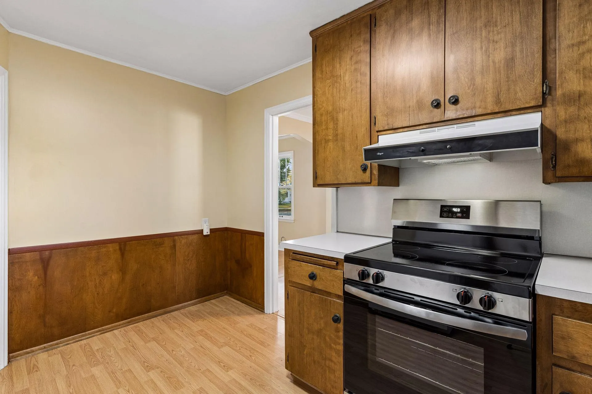 Photo 8 of 3150 Mckinley Ne Street