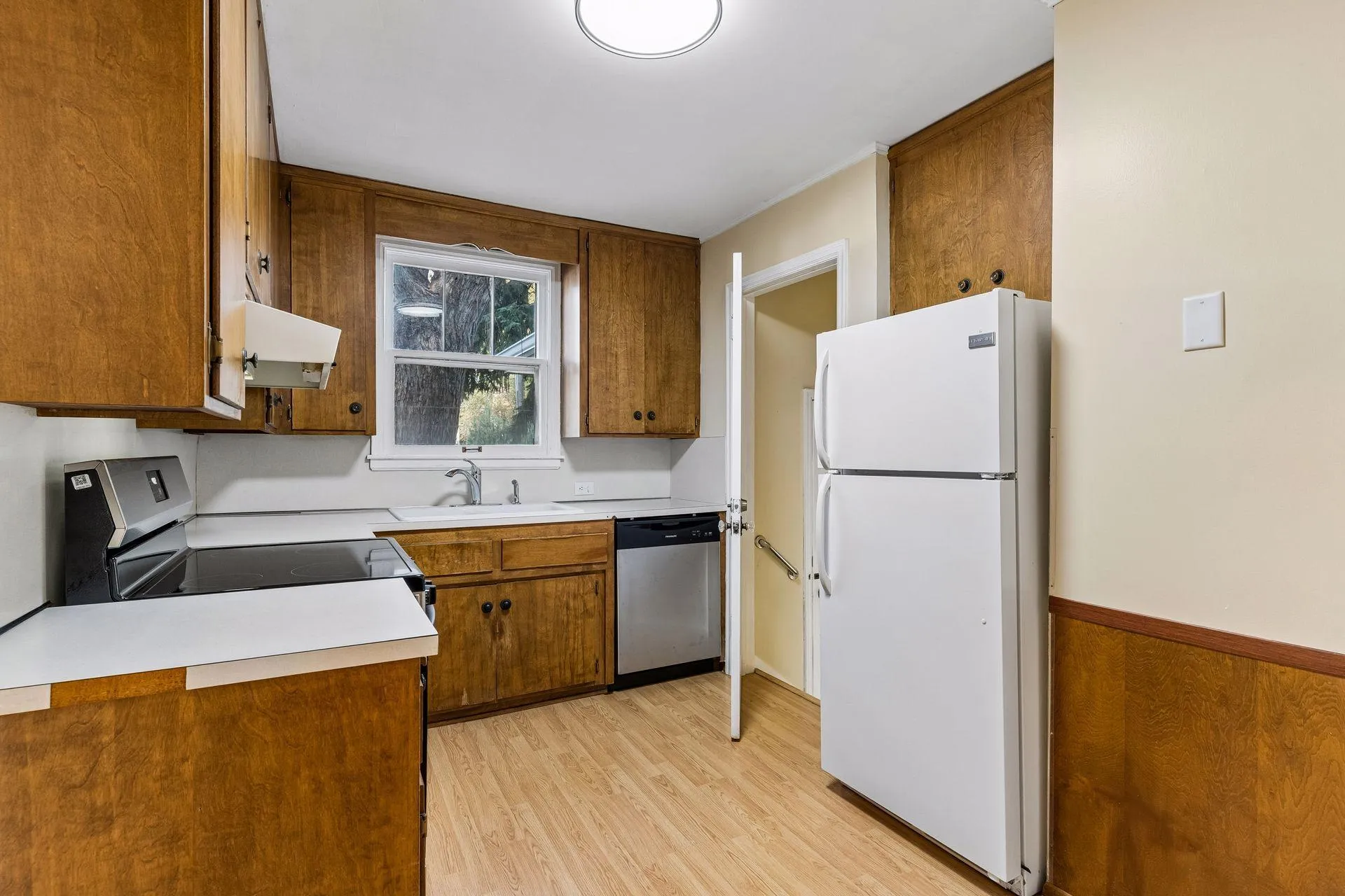Photo 7 of 3150 Mckinley Ne Street