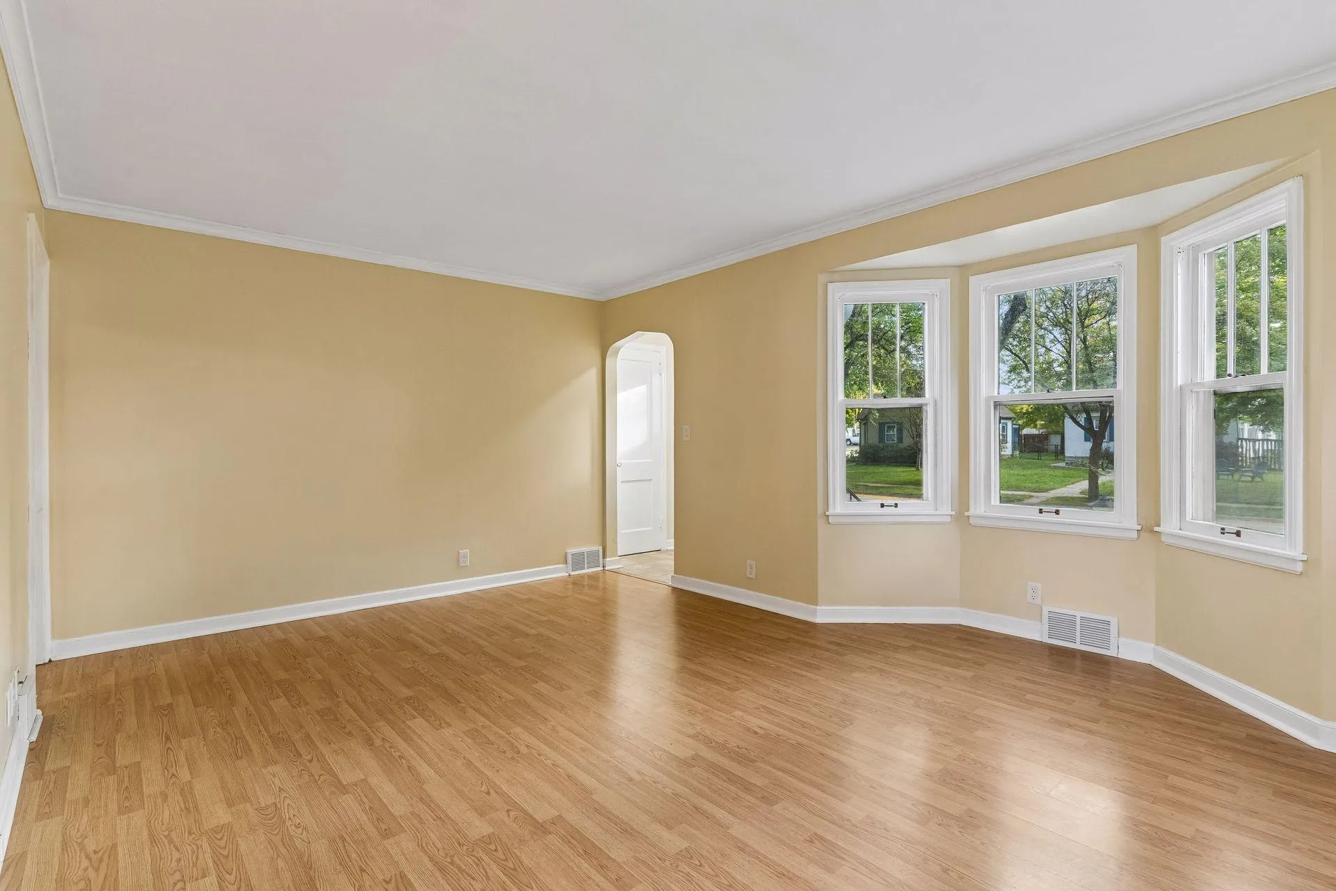 Photo 3 of 3150 Mckinley Ne Street