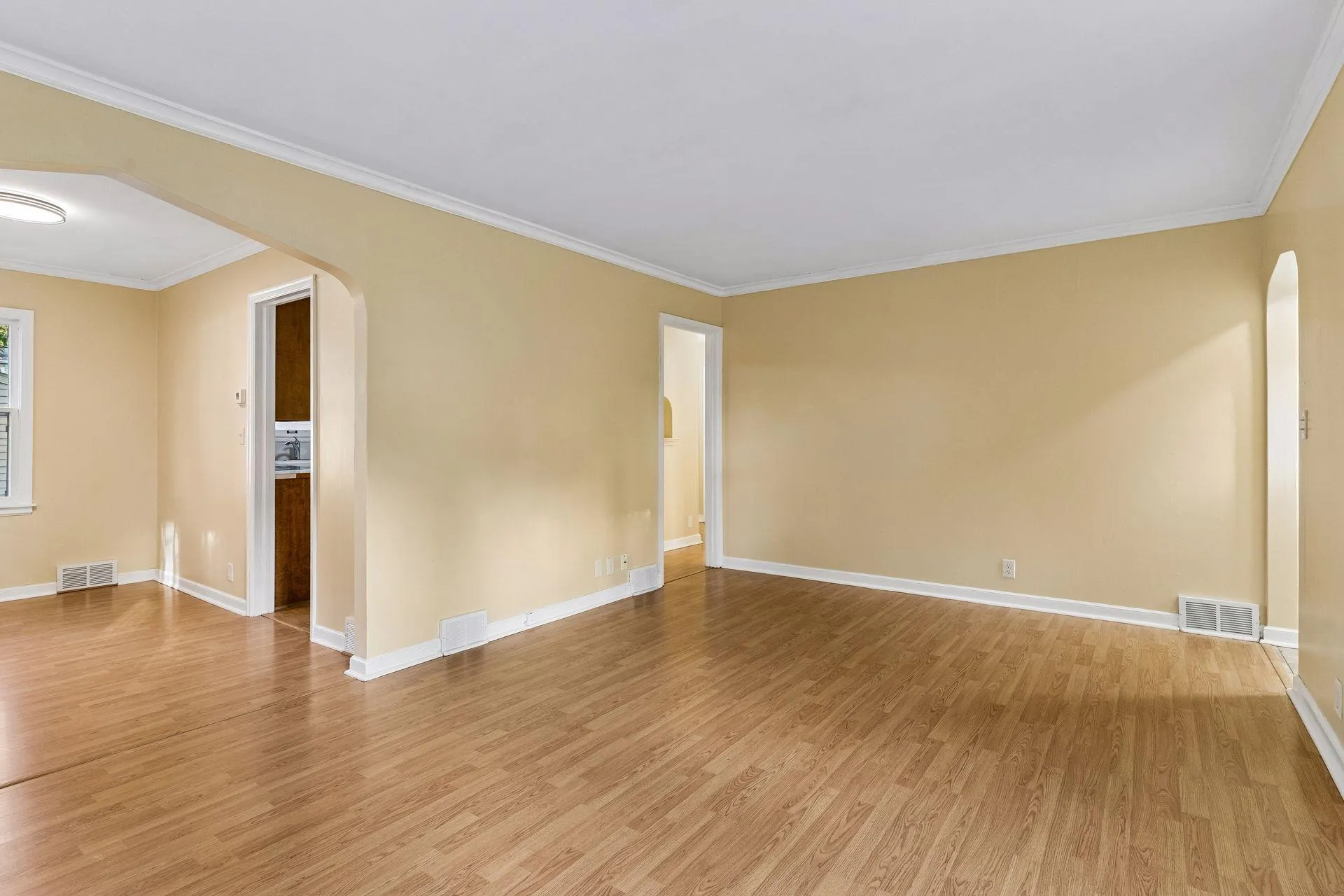 Photo 4 of 3150 Mckinley Ne Street