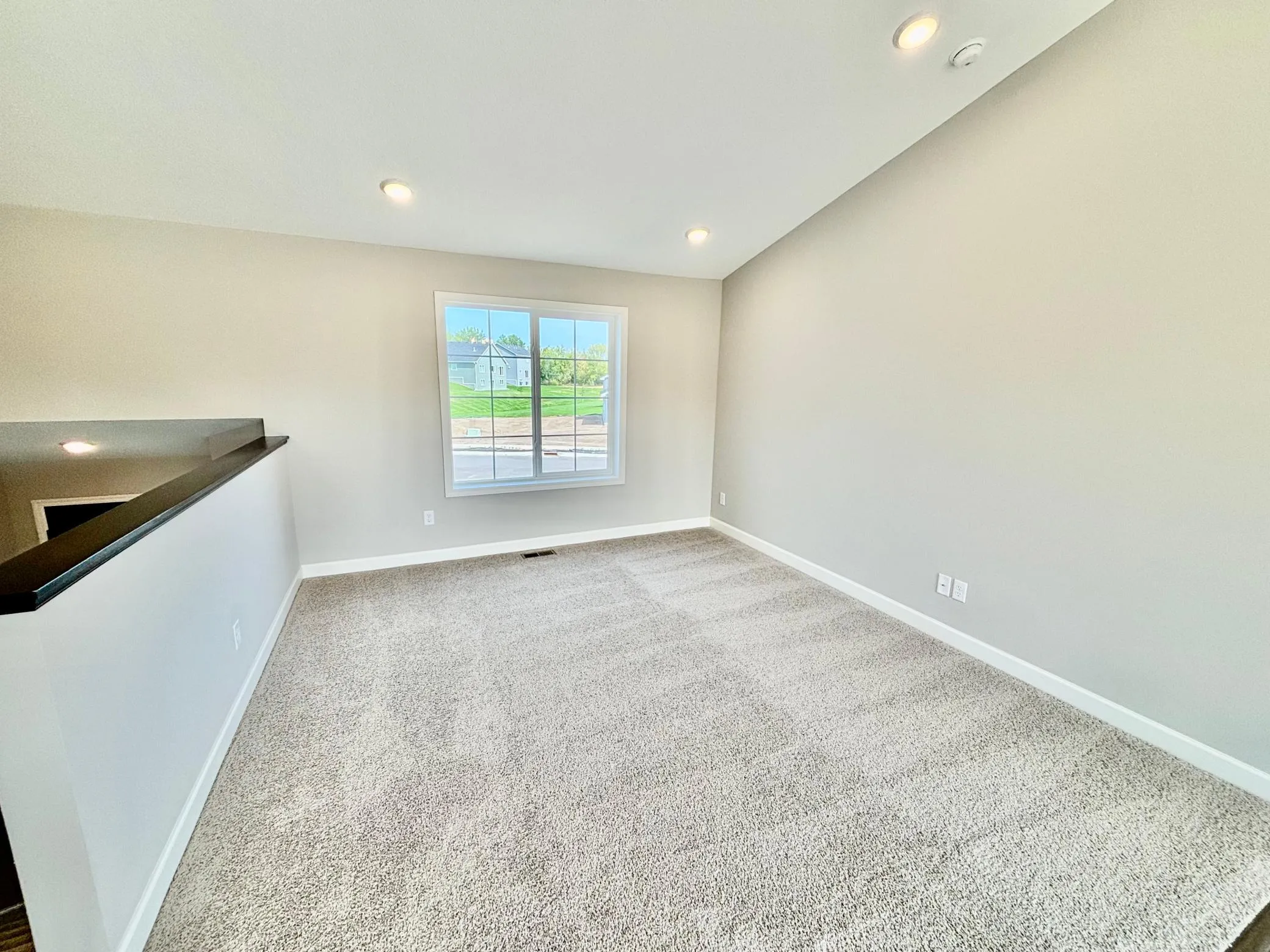 Photo 6 of 813 Walnut Grove Lane