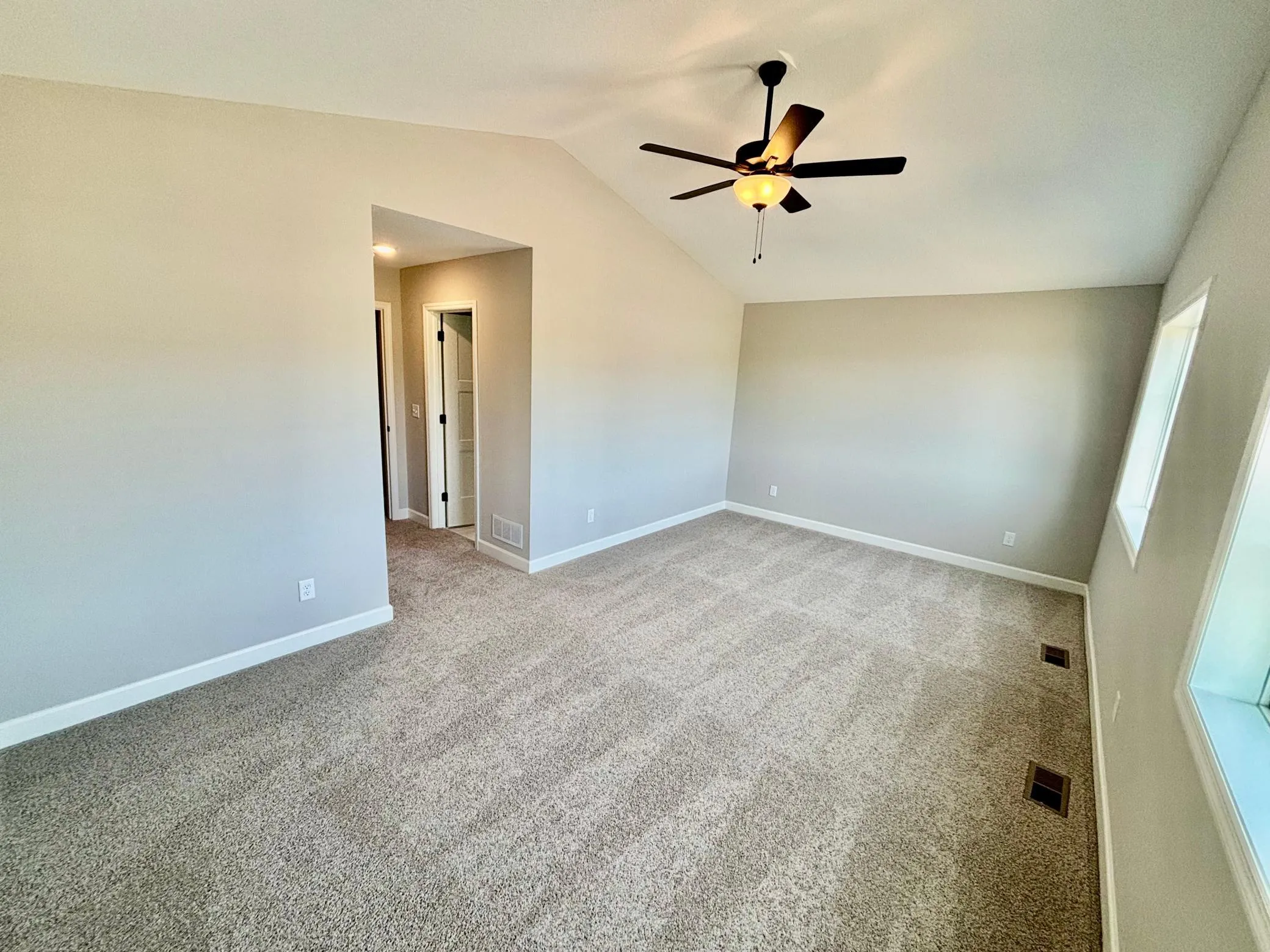 Photo 9 of 813 Walnut Grove Lane