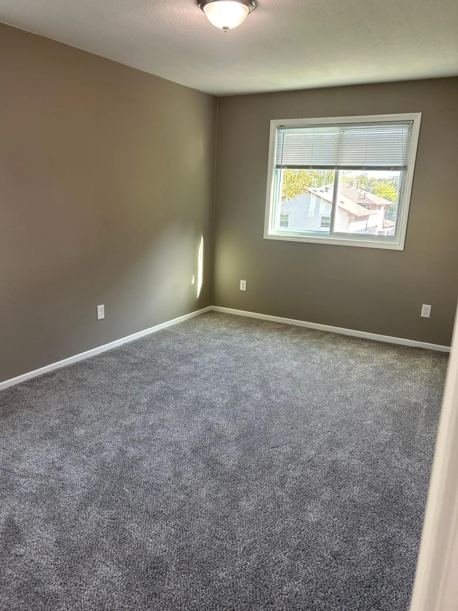 Photo 4 of 4252 Monroe Ne Street
