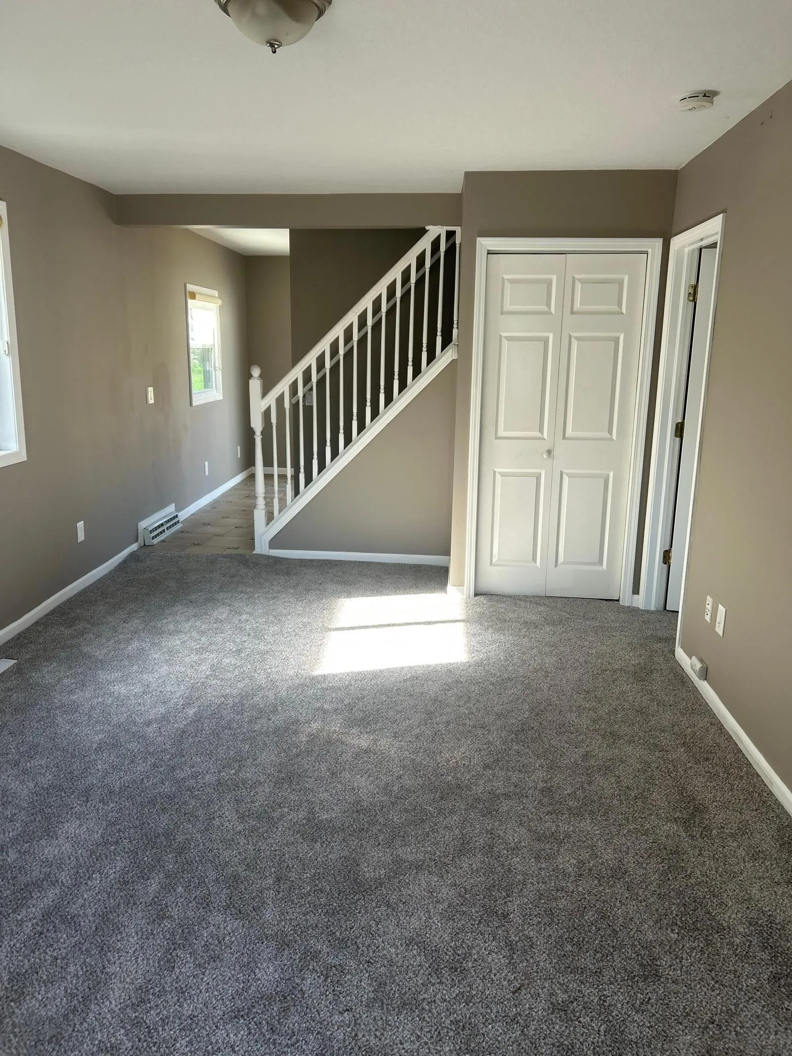Photo 3 of 4252 Monroe Ne Street