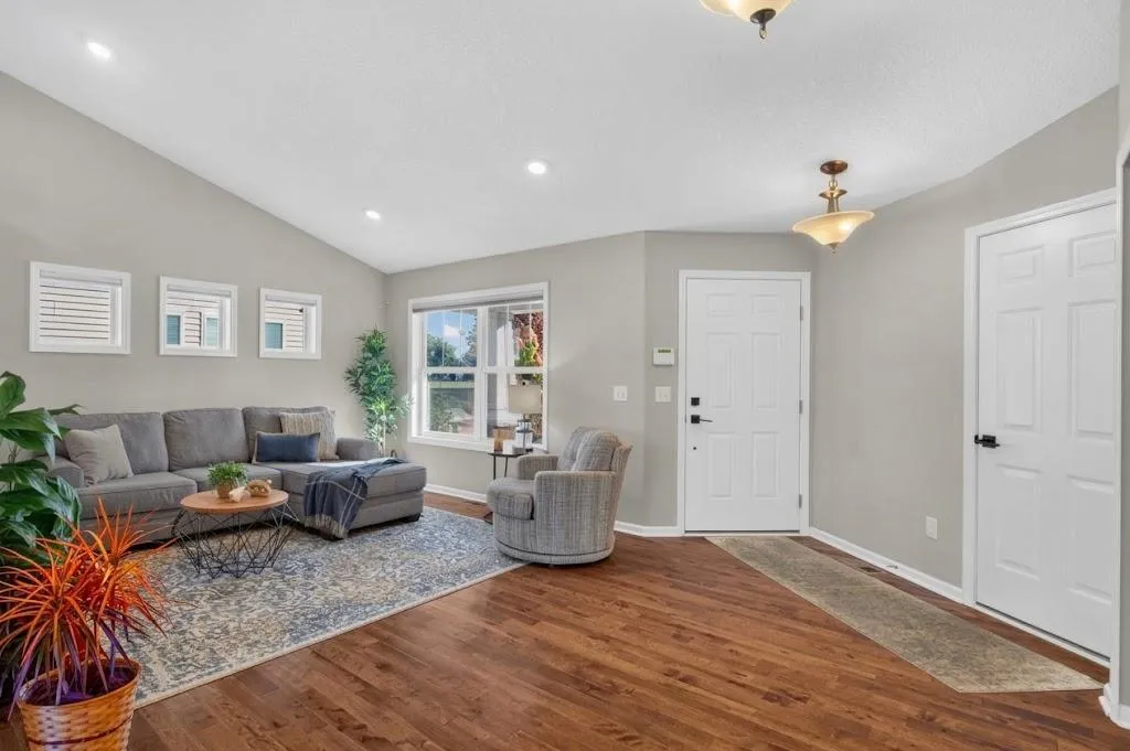 Photo 5 of 13451 White Pine N Court