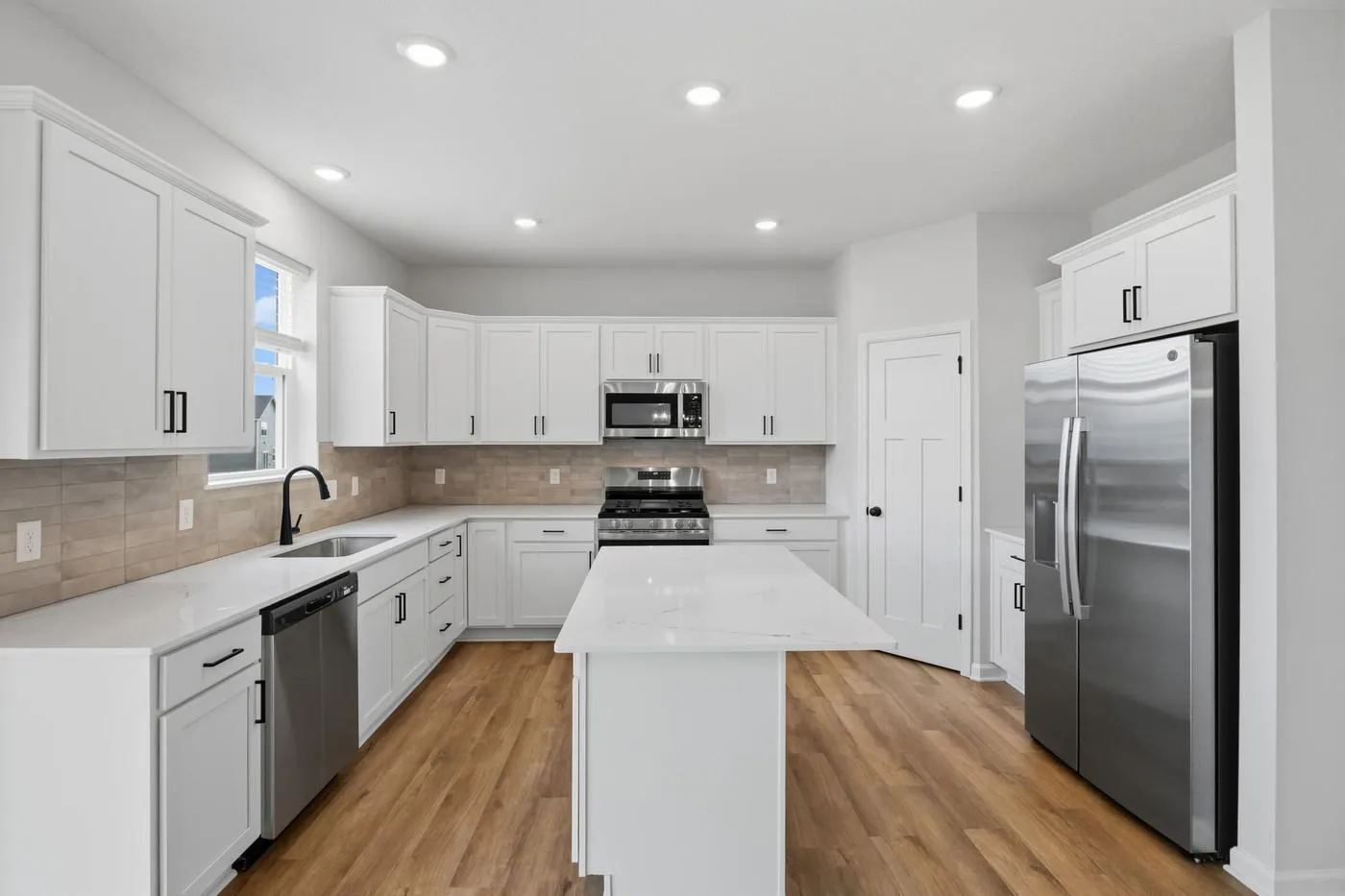 Photo 6 of 11627 16th Ne Circle