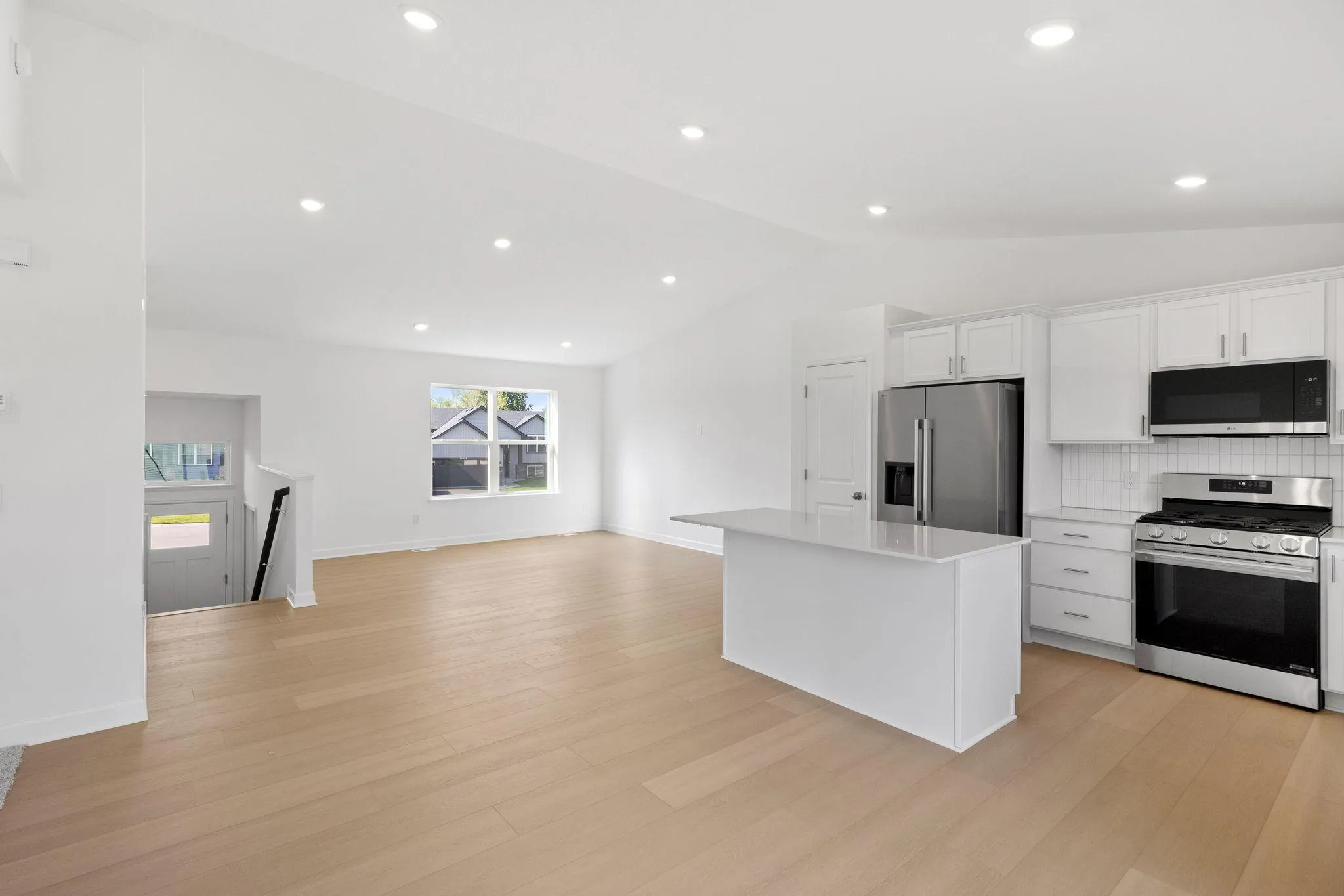 Photo 4 of 16805 Ebony Nw Street