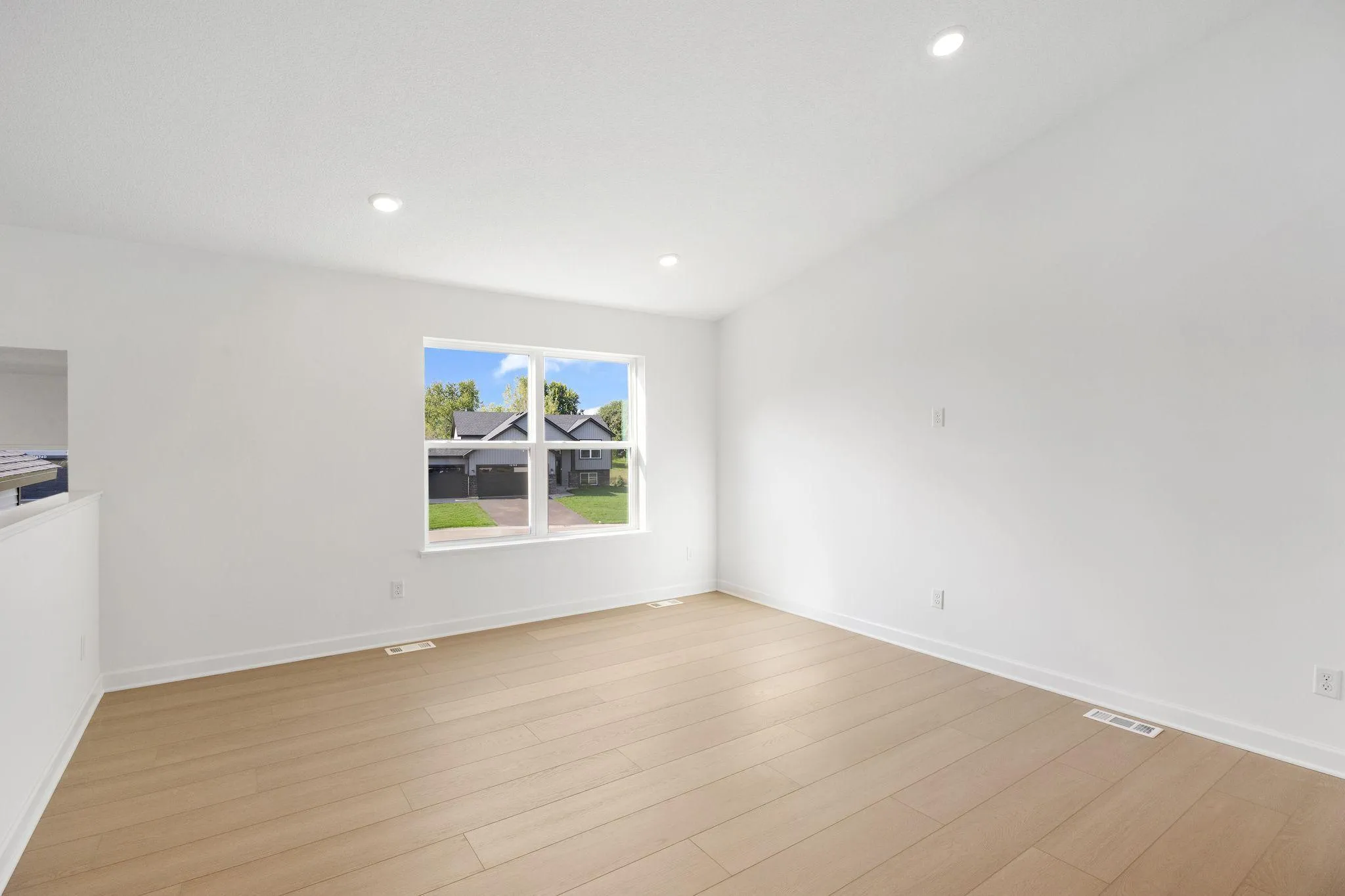 Photo 6 of 16805 Ebony Nw Street