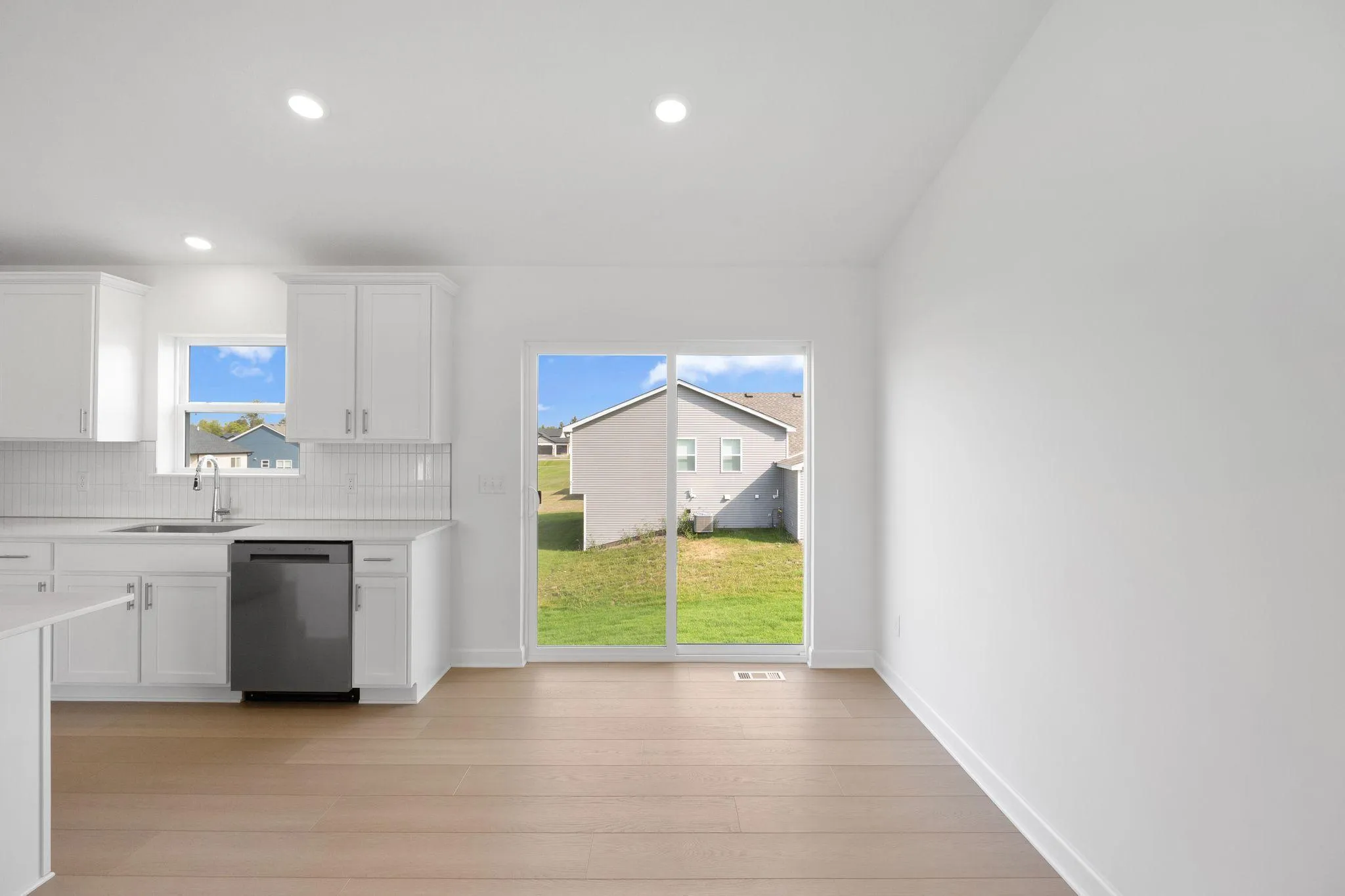 Photo 5 of 16805 Ebony Nw Street