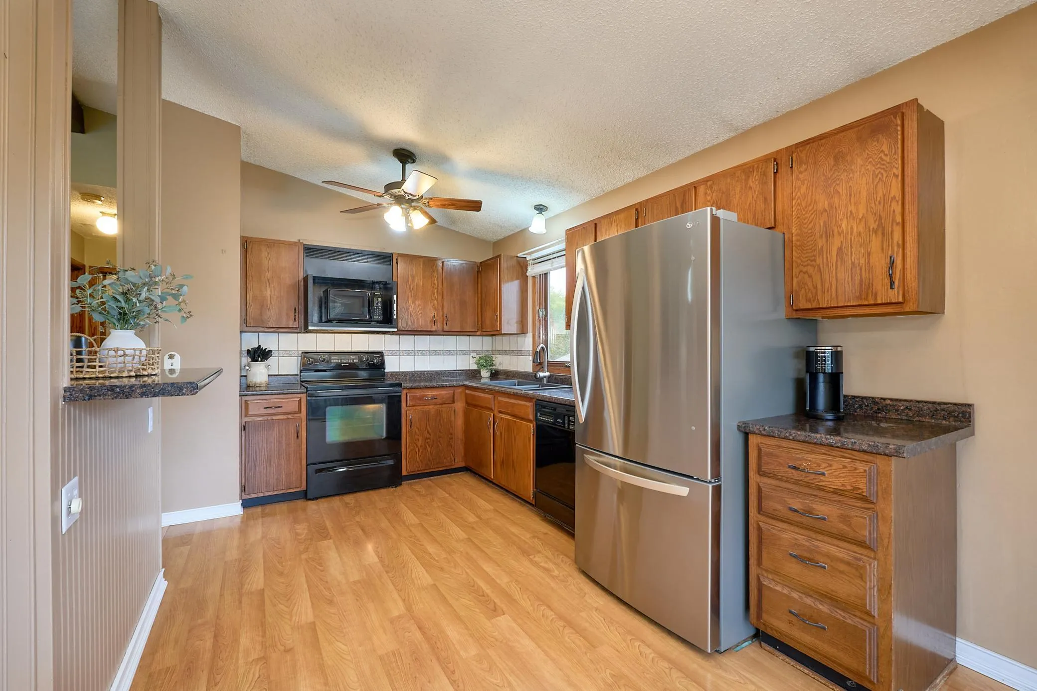 Photo 10 of 6342 Whispering Oaks Drive