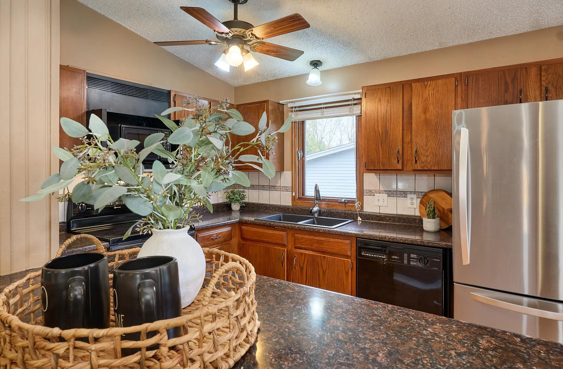 Photo 9 of 6342 Whispering Oaks Drive