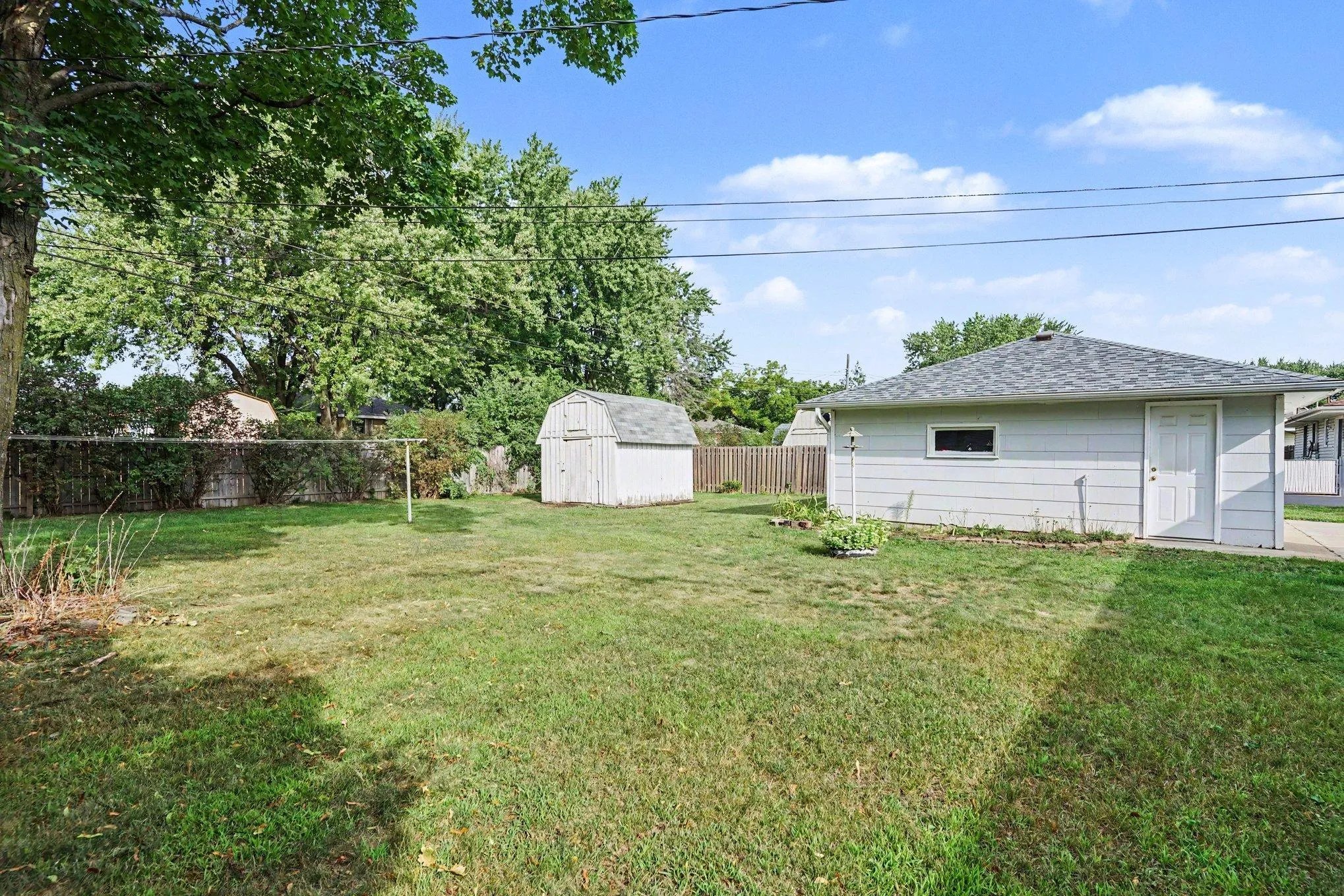 Photo 21 of 14669 Danbury W Avenue