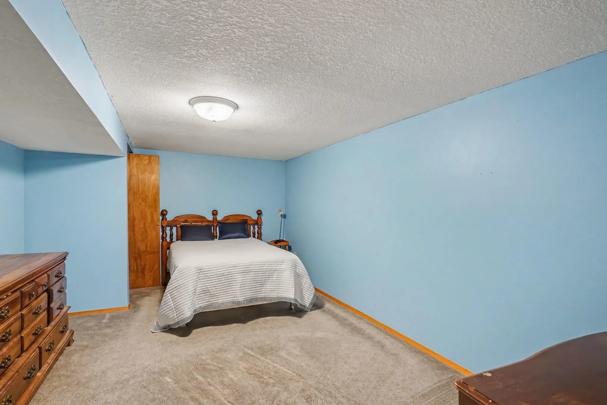 Photo 16 of 14669 Danbury W Avenue
