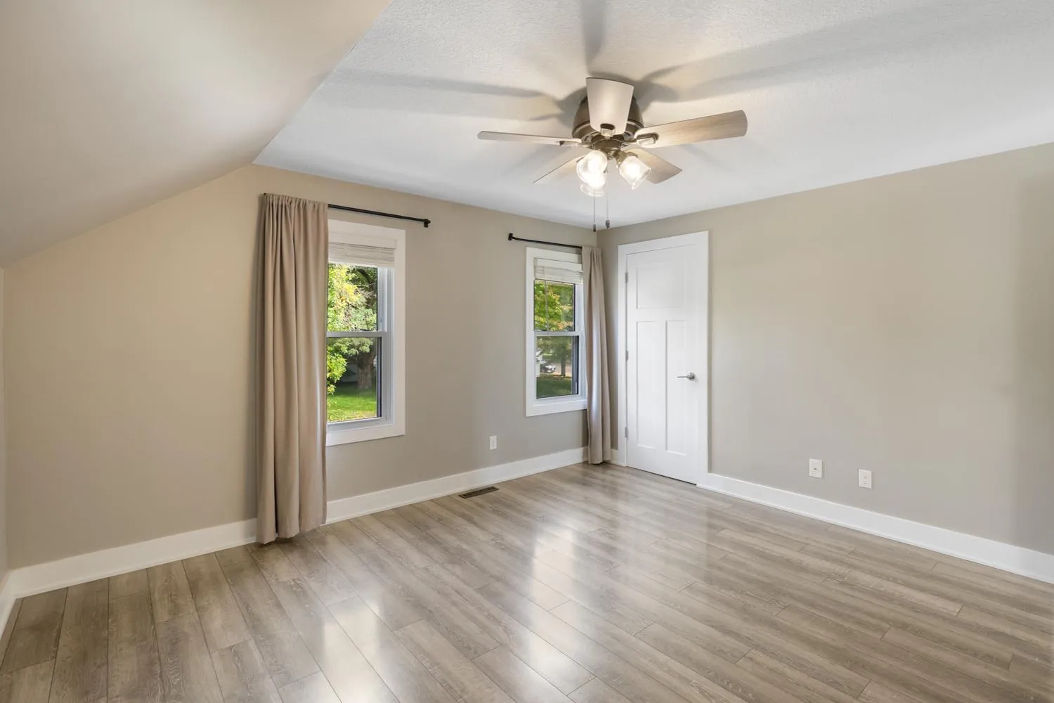 Photo 18 of 412 E 1st Street