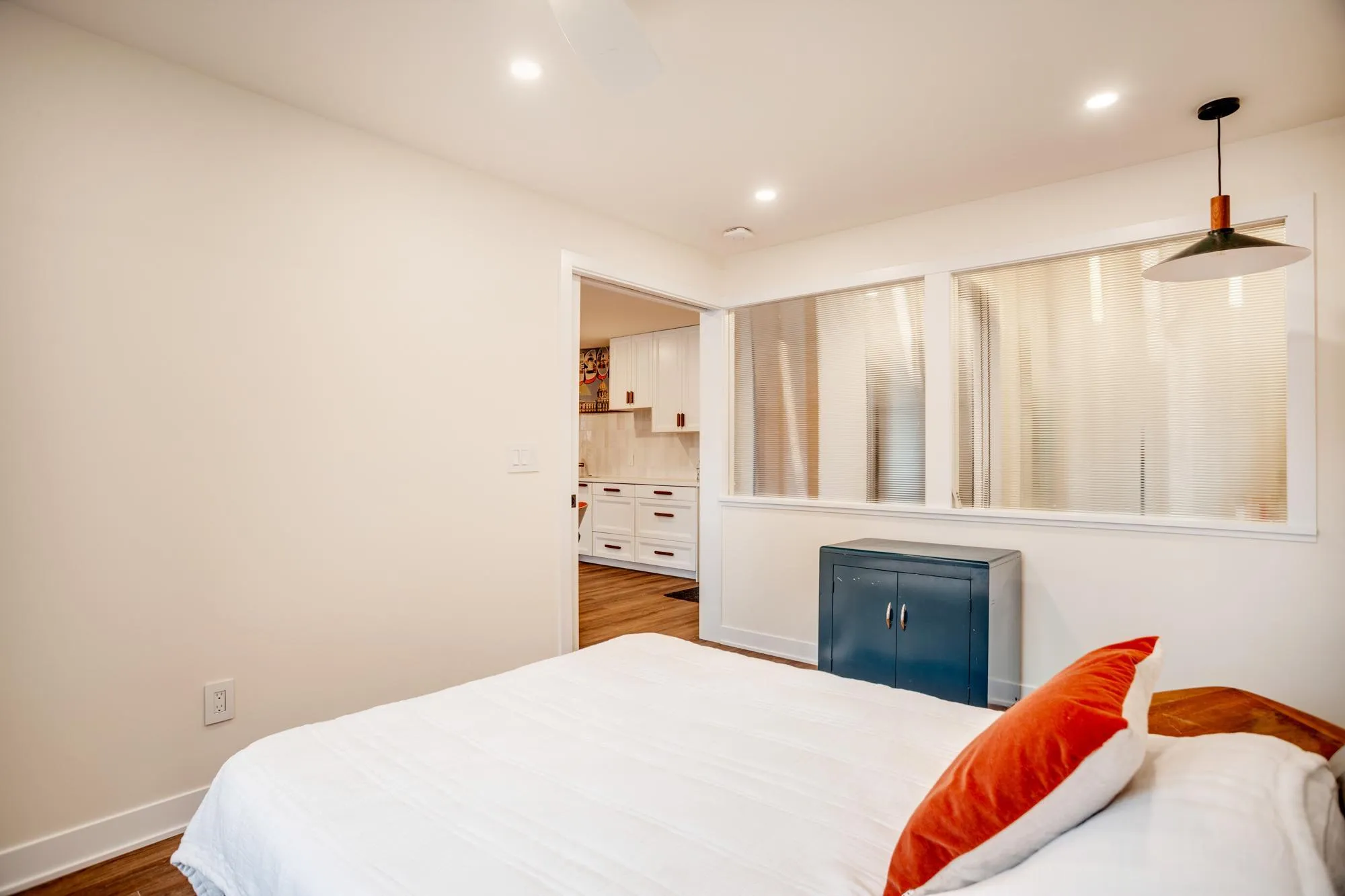 Photo 6 of 2532 1st S Avenue Unit S106