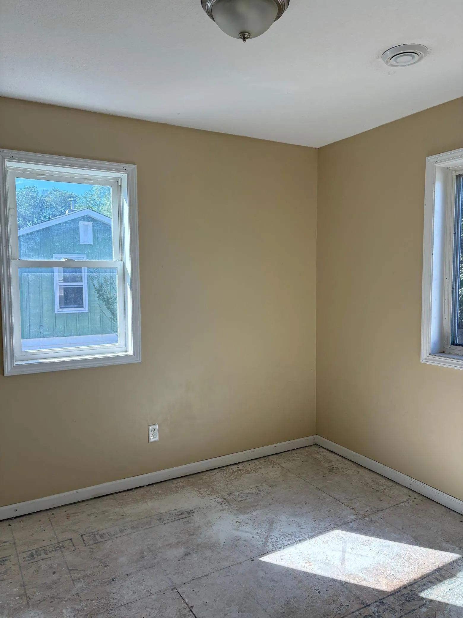 Photo 7 of 565 Hatch Avenue
