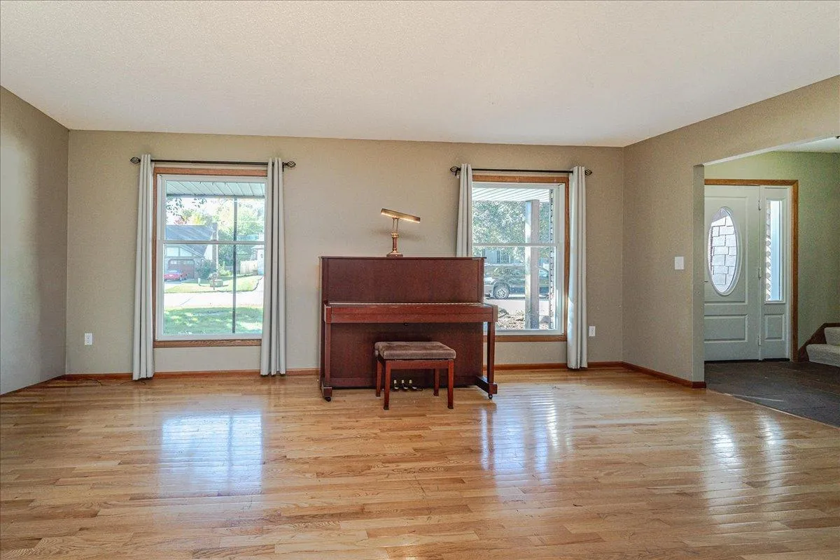 Photo 10 of 1331 Willow Circle