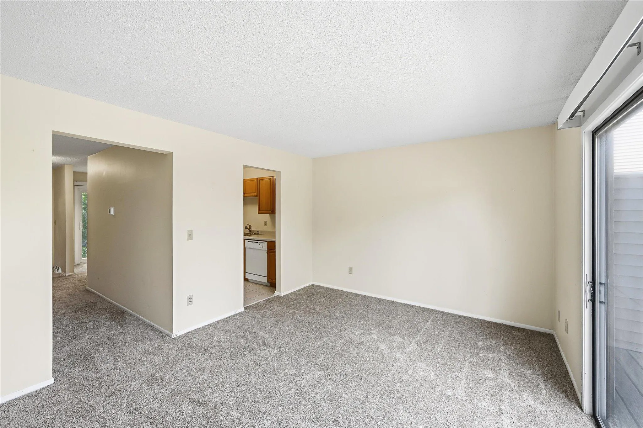 Photo 14 of 2325 Hampshire S Avenue