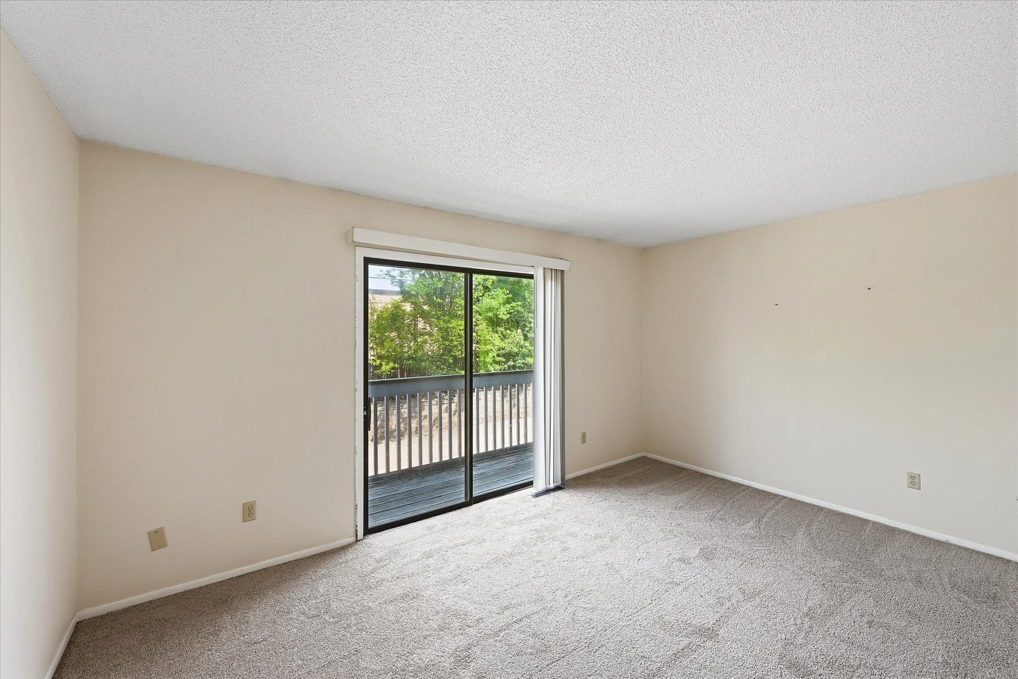 Photo 10 of 2325 Hampshire S Avenue