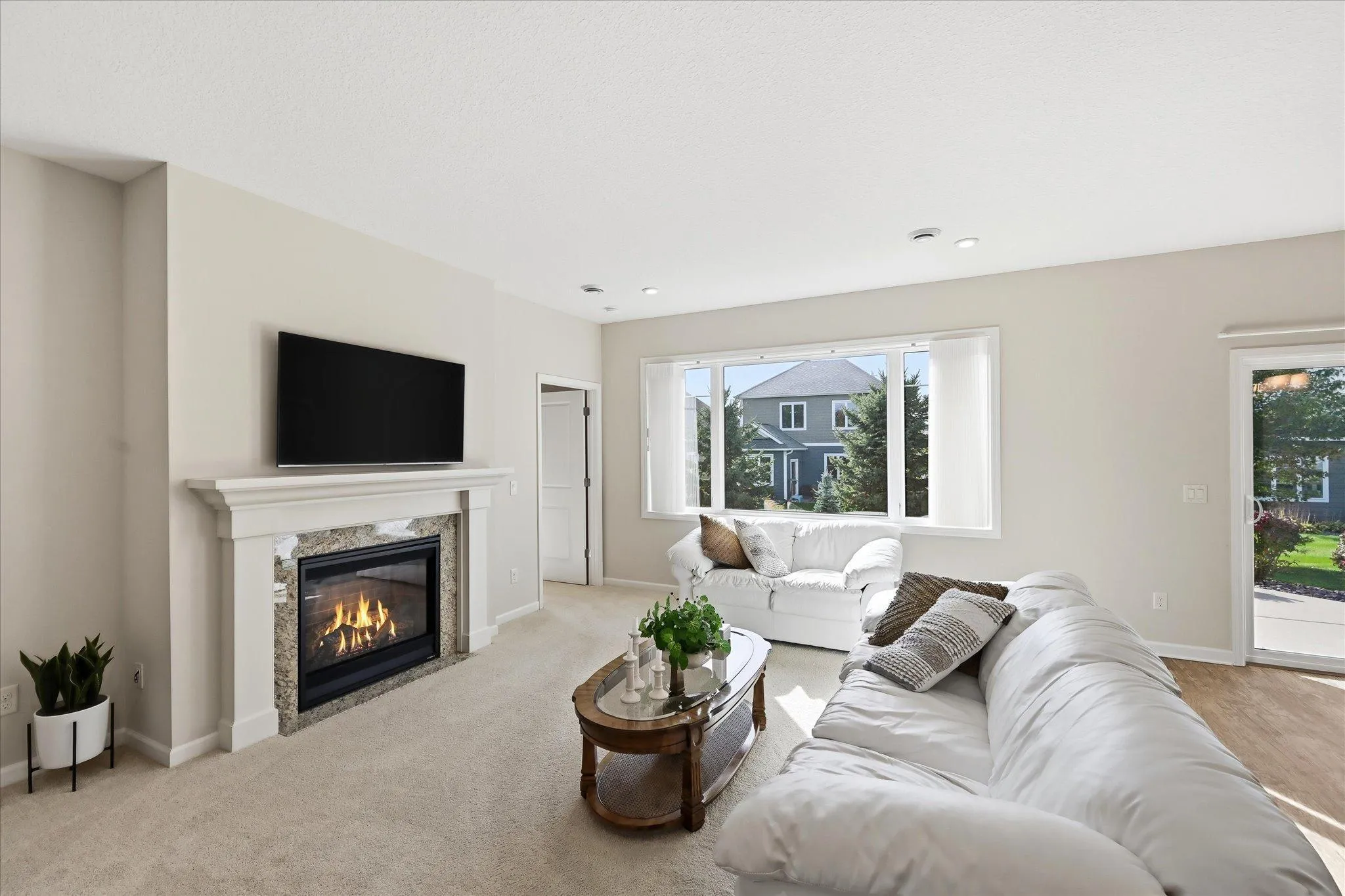 Photo 11 of 8773 Irving N Boulevard