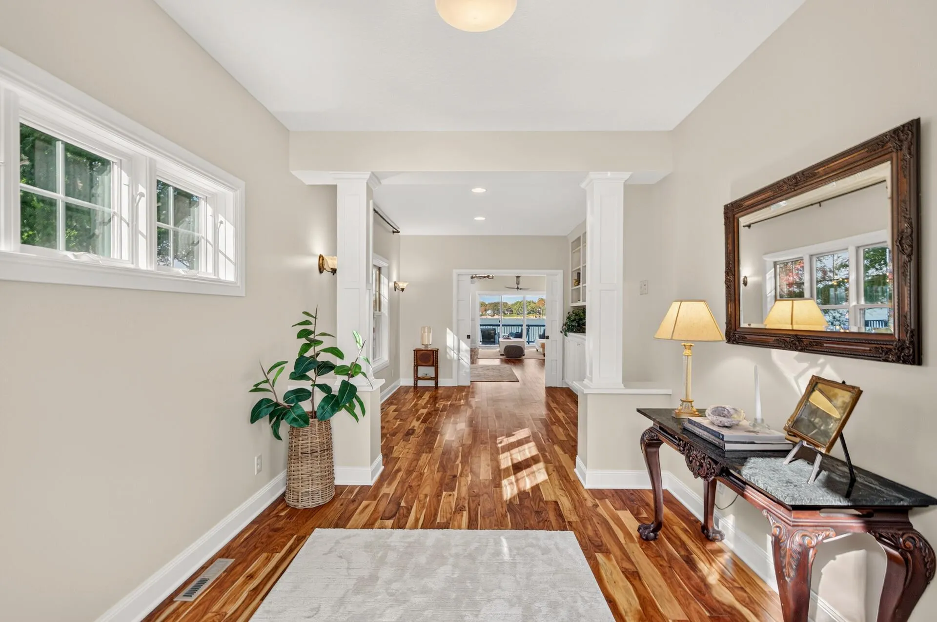 Photo 4 of 5060 Edgewater Drive