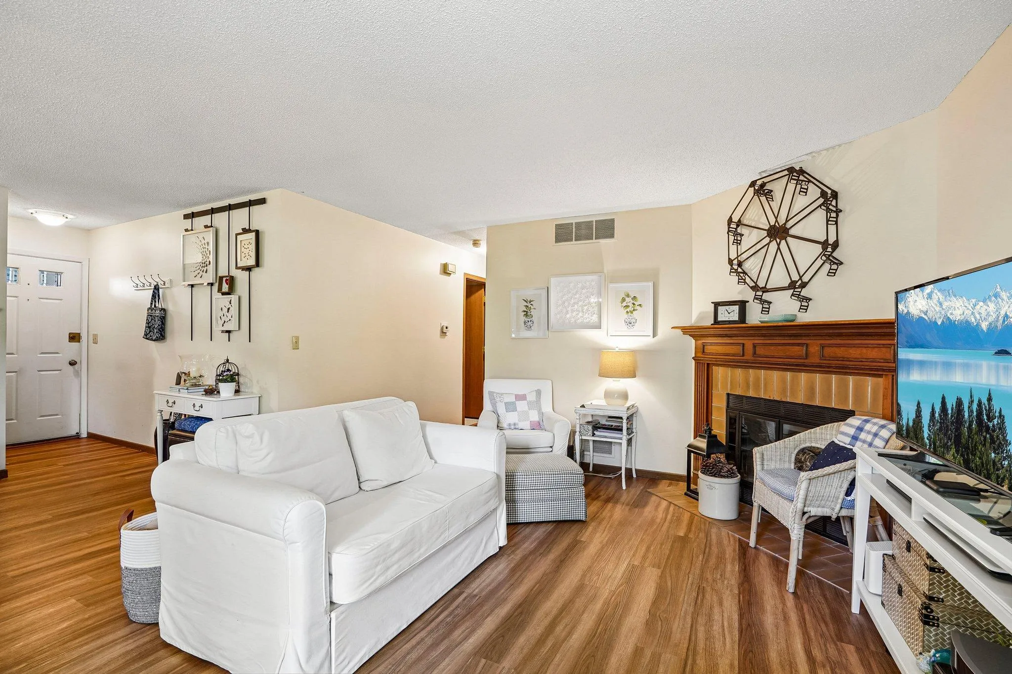 Photo 9 of 7529 W 110th Street