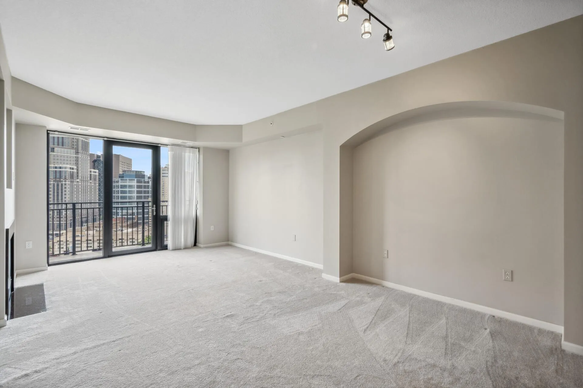 Photo 13 of 500 E Grant Street Unit 1609